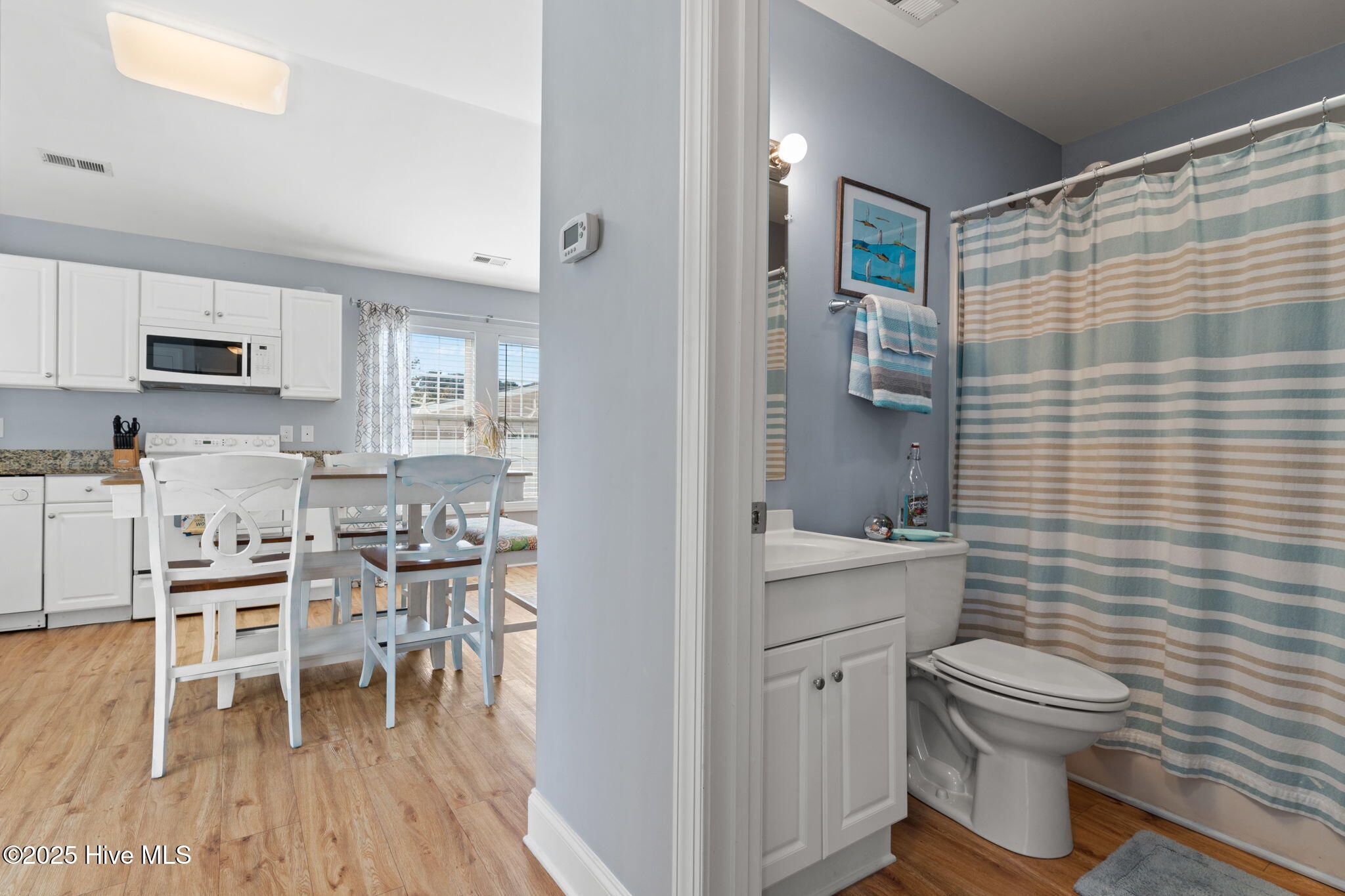 100541037 | Photo 30