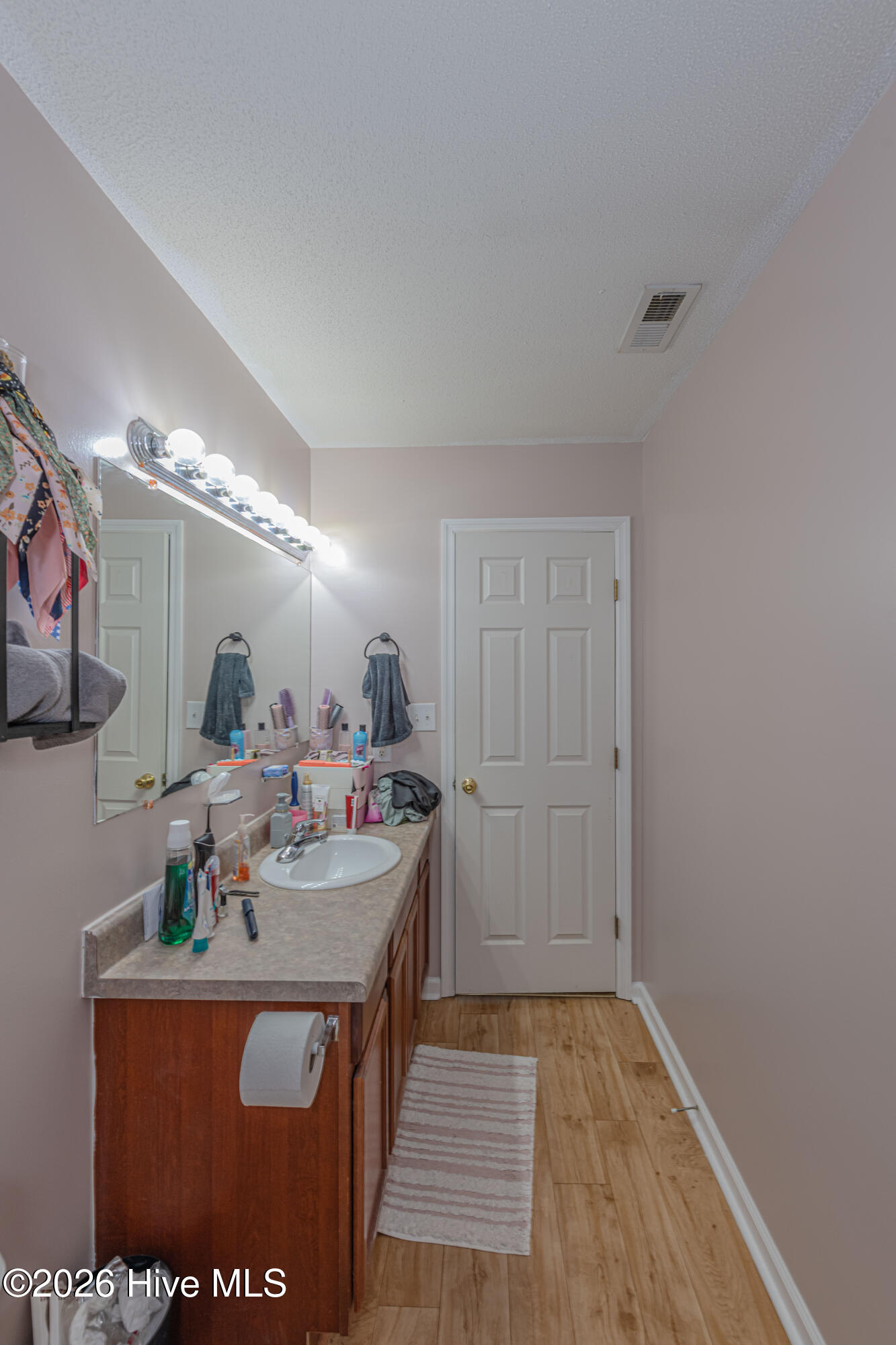 100558731 | Photo 24