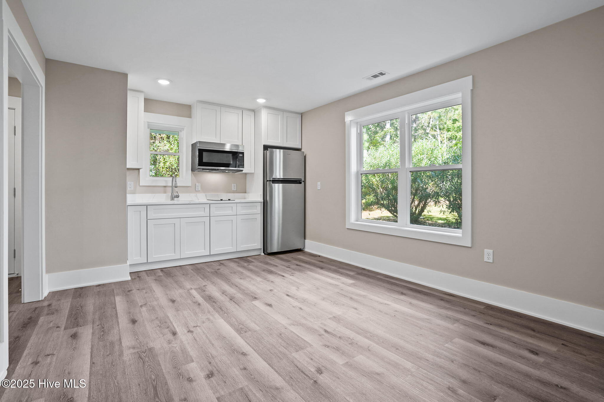 100535041 | Photo 34