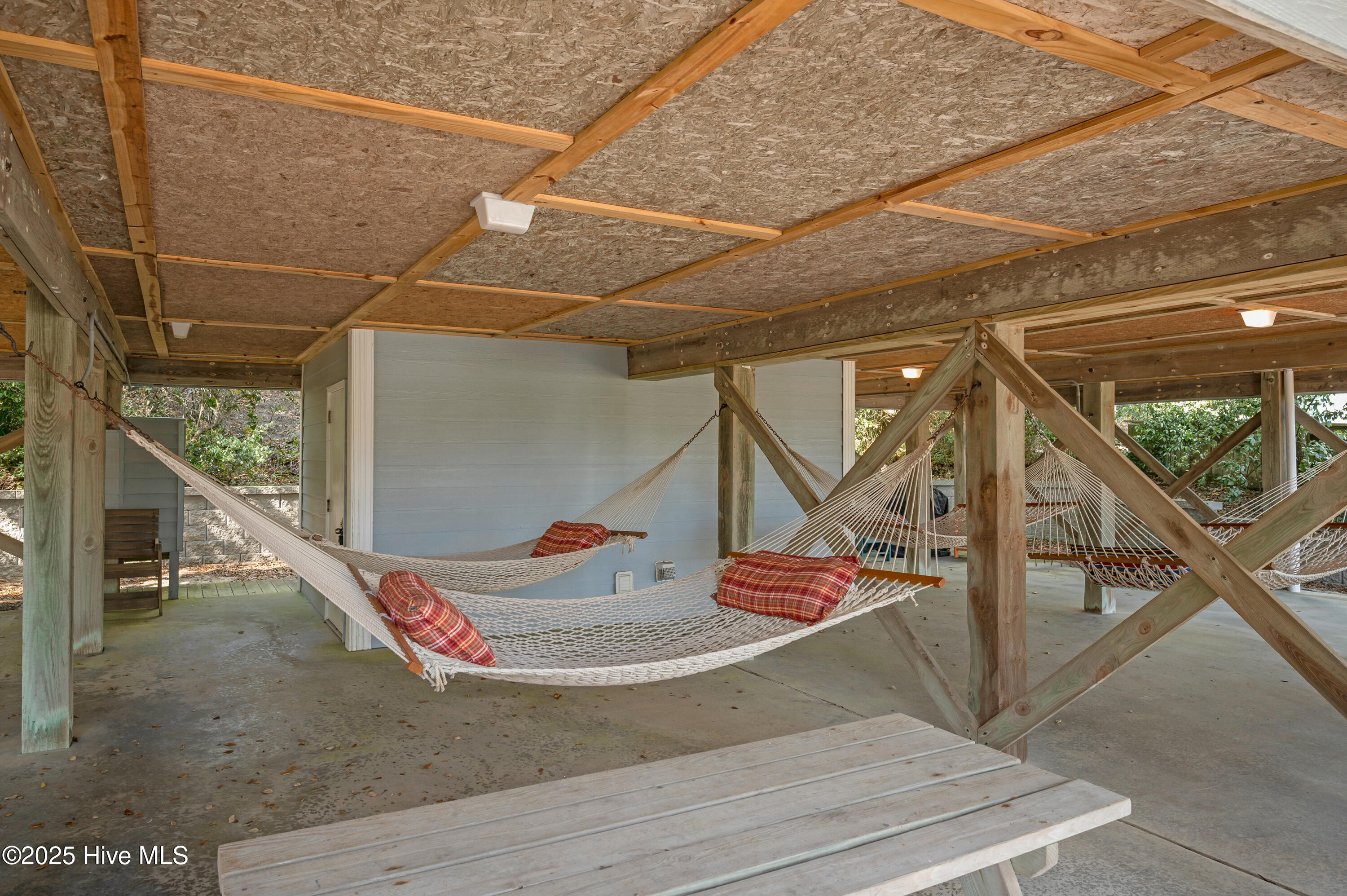 100498545 | Photo 70