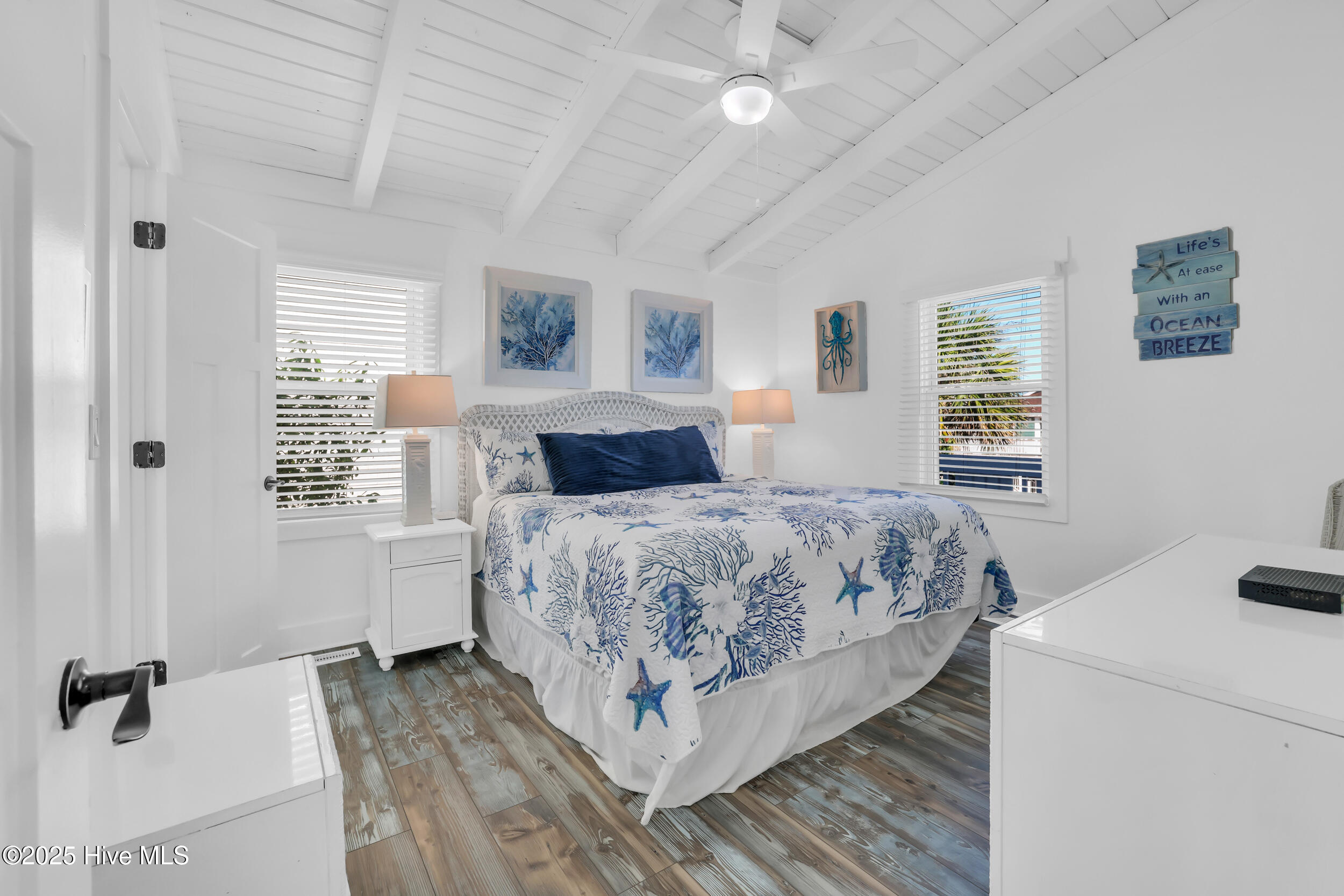 100536286 | Photo 30