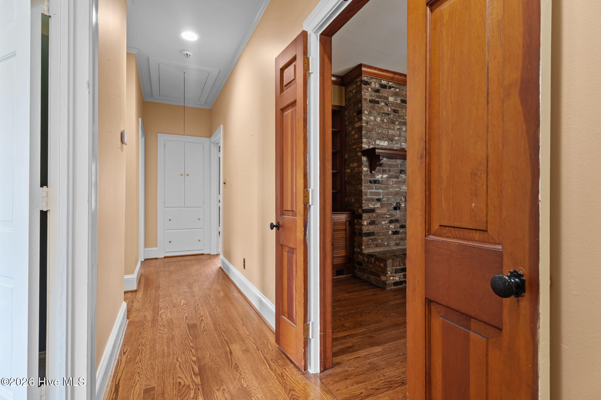 401 Brentwood Drive N