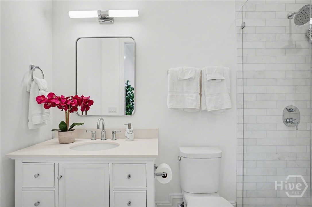 Main Level Guest Suite Full Bathroom