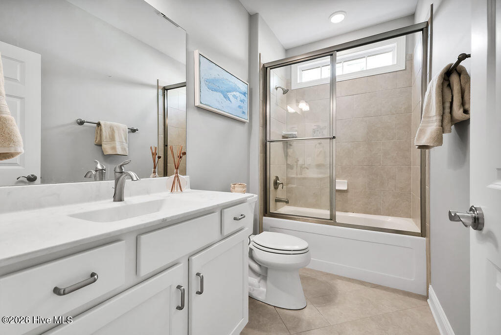 100558721 | Photo 32