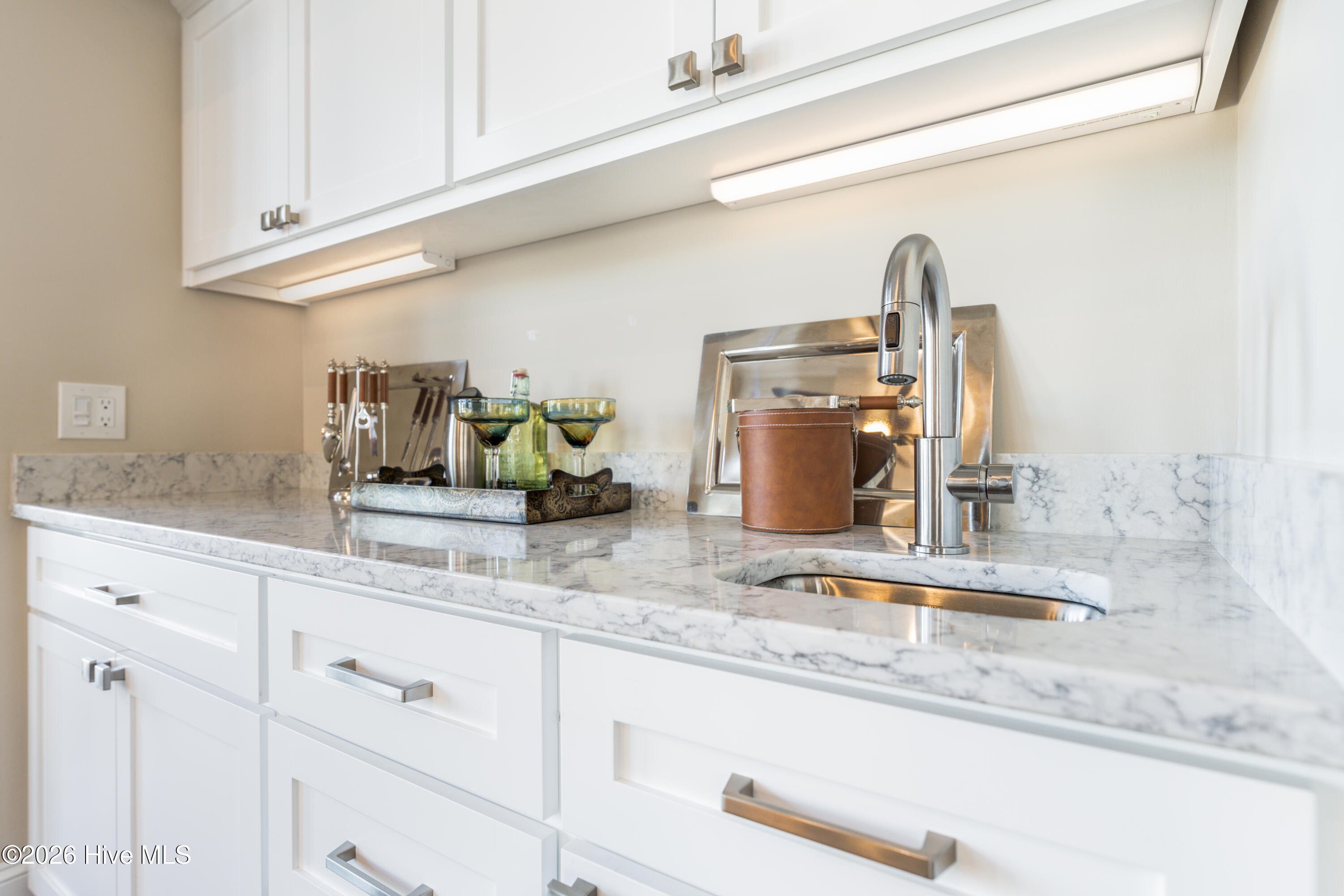 100553982 | Photo 25