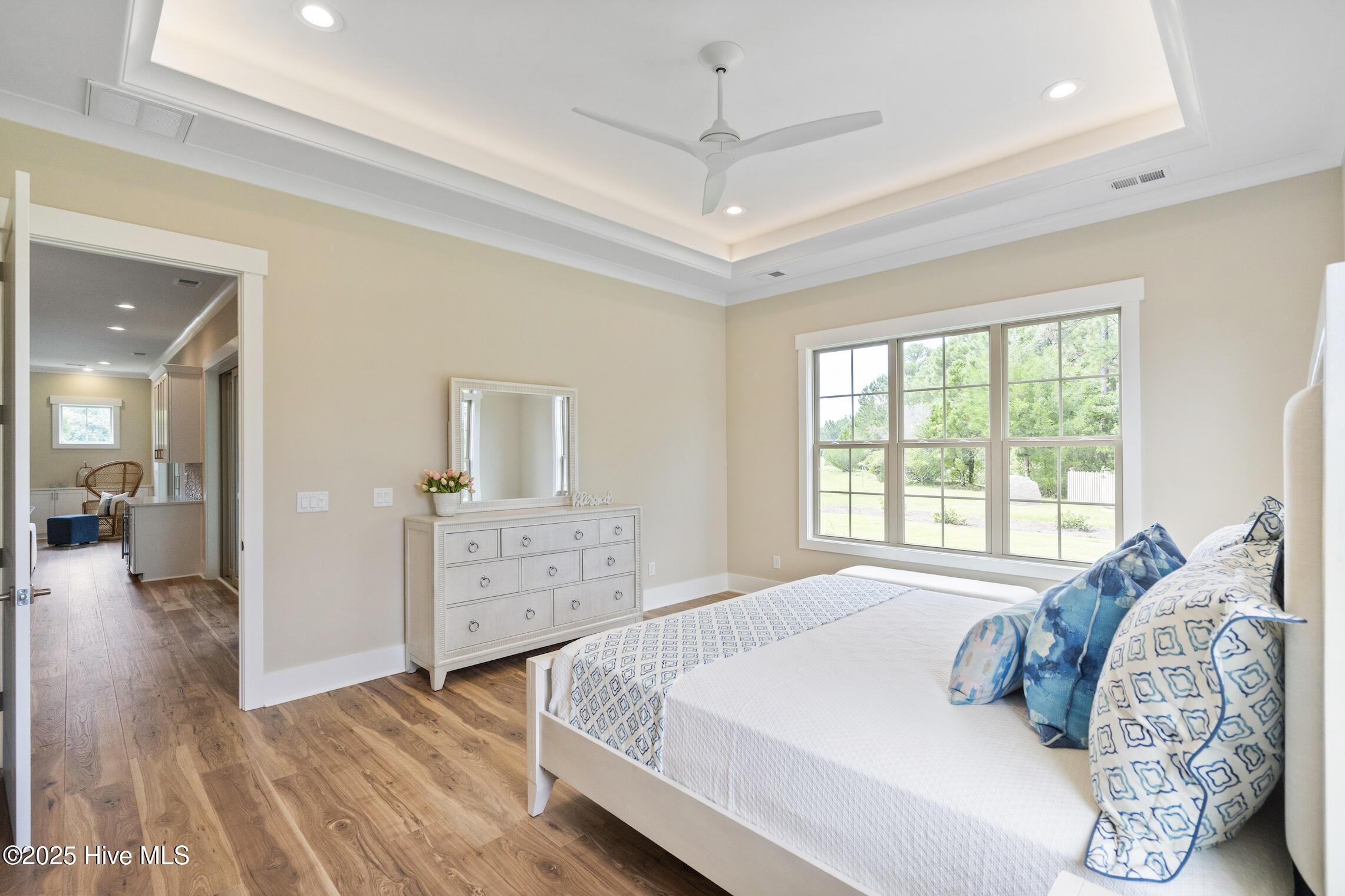 100537970 | Photo 21