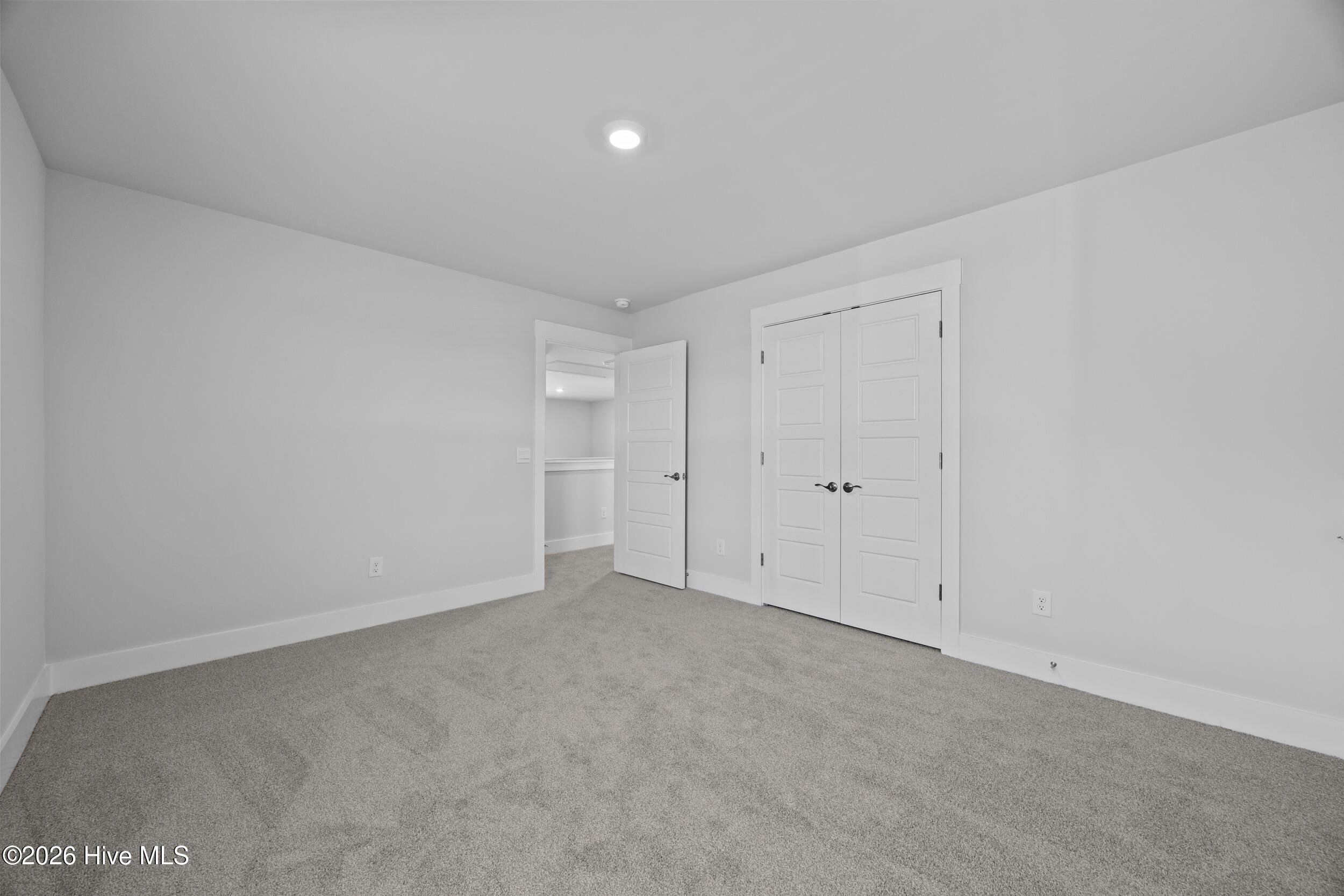 100547458 | Photo 34