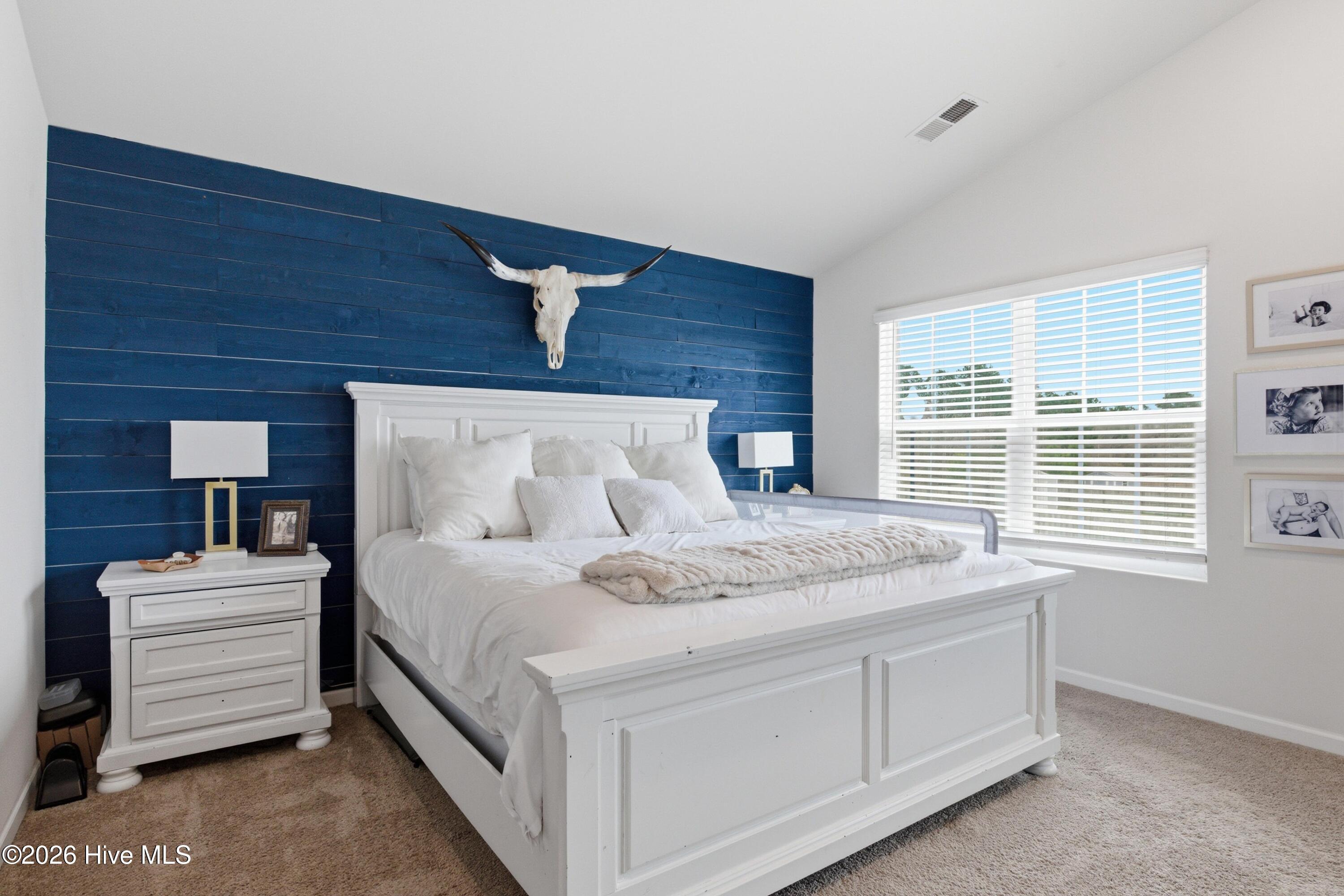 100558075 | Photo 23