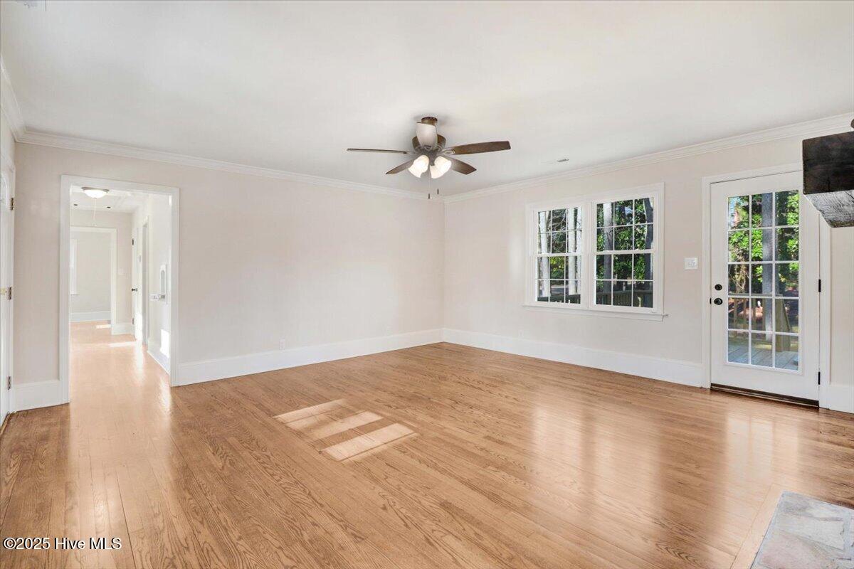 09-210 S General Lee Ave-9