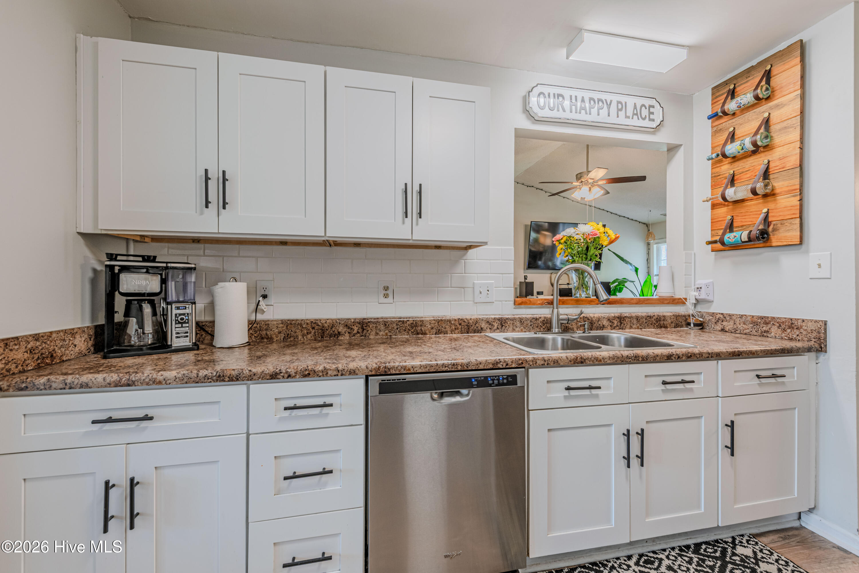 100569074 | Photo 29