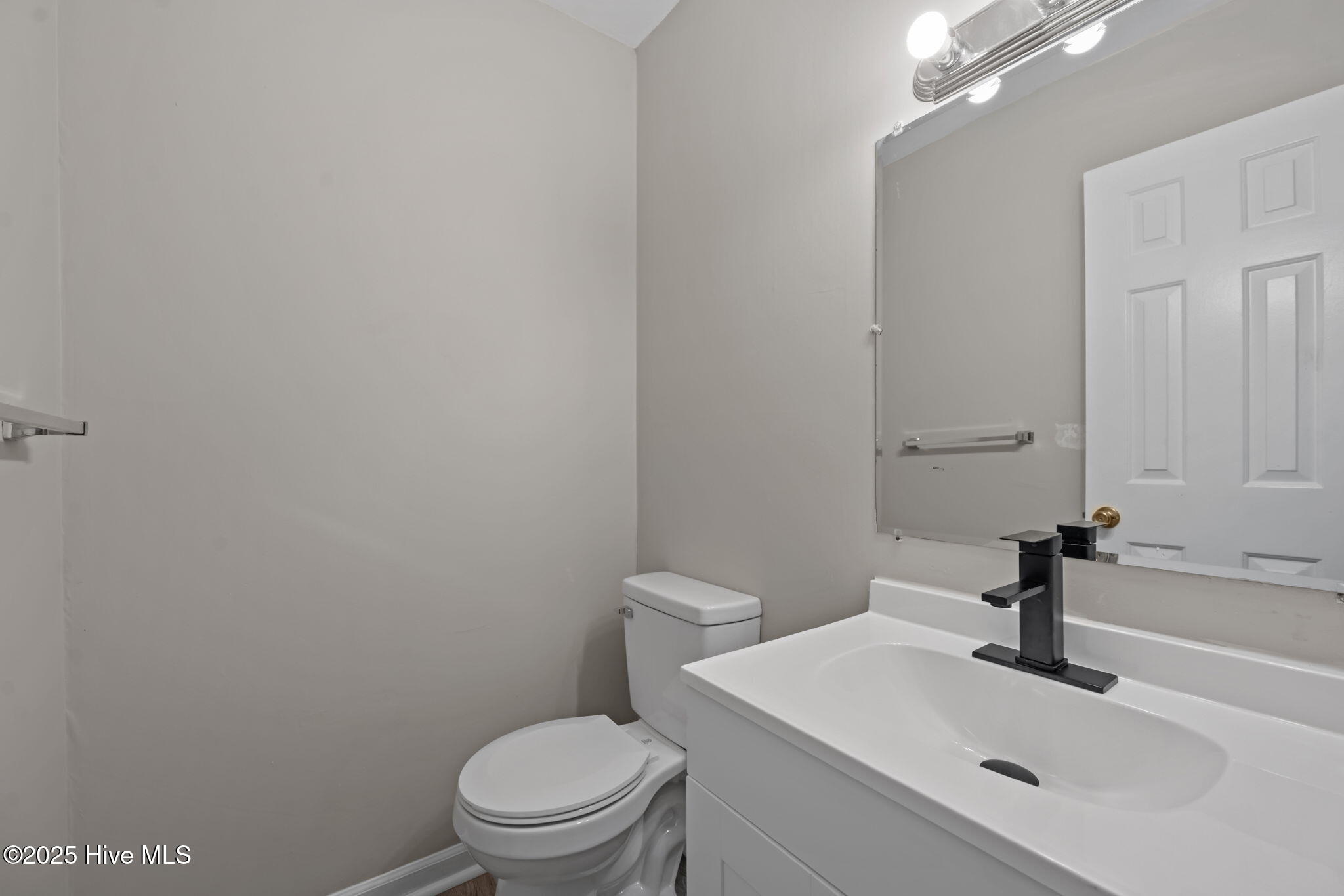 100540509 | Photo 15