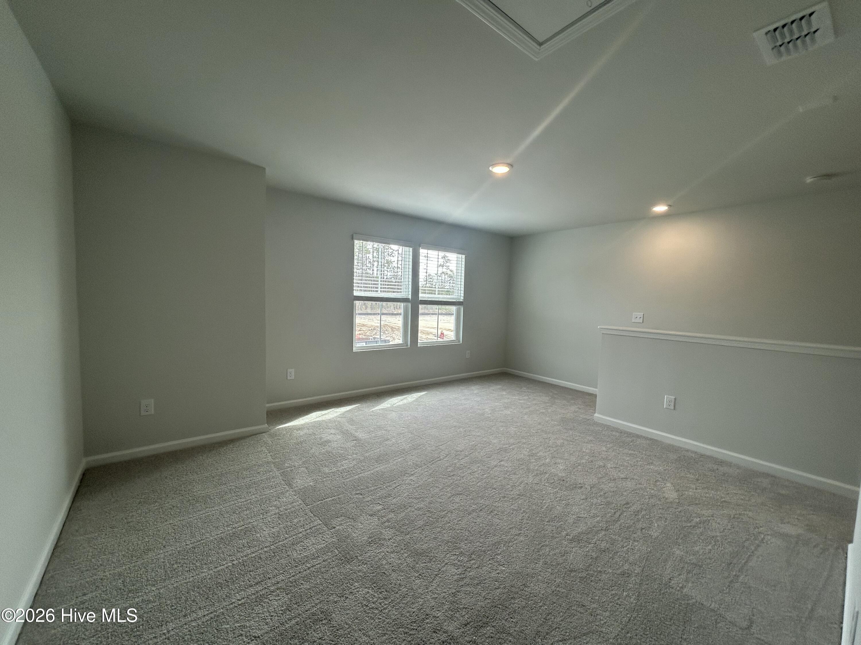 100550263 | Photo 12