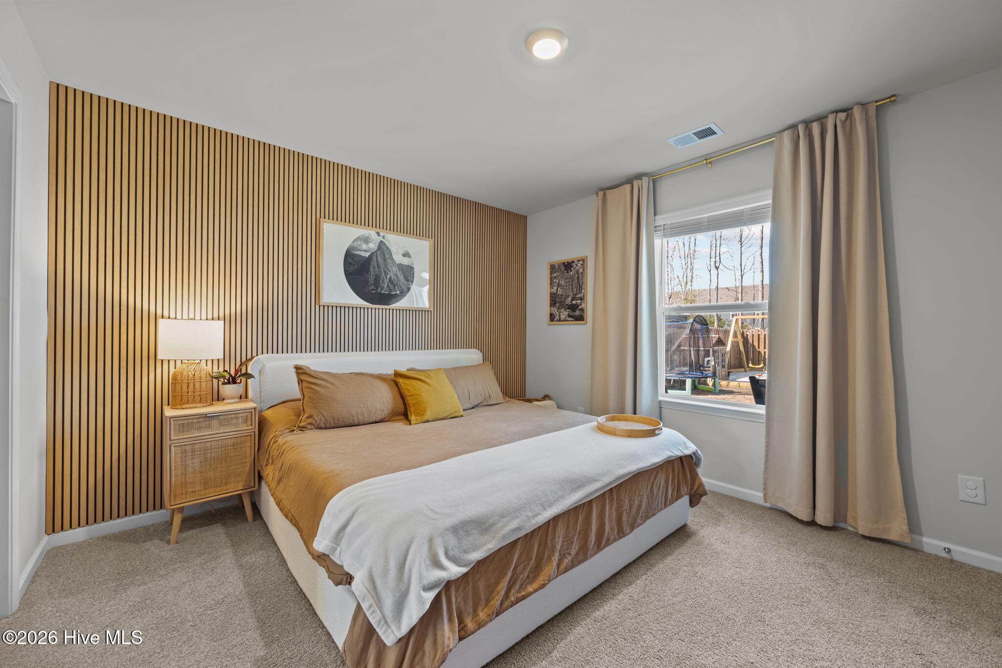 100557518 | Photo 26