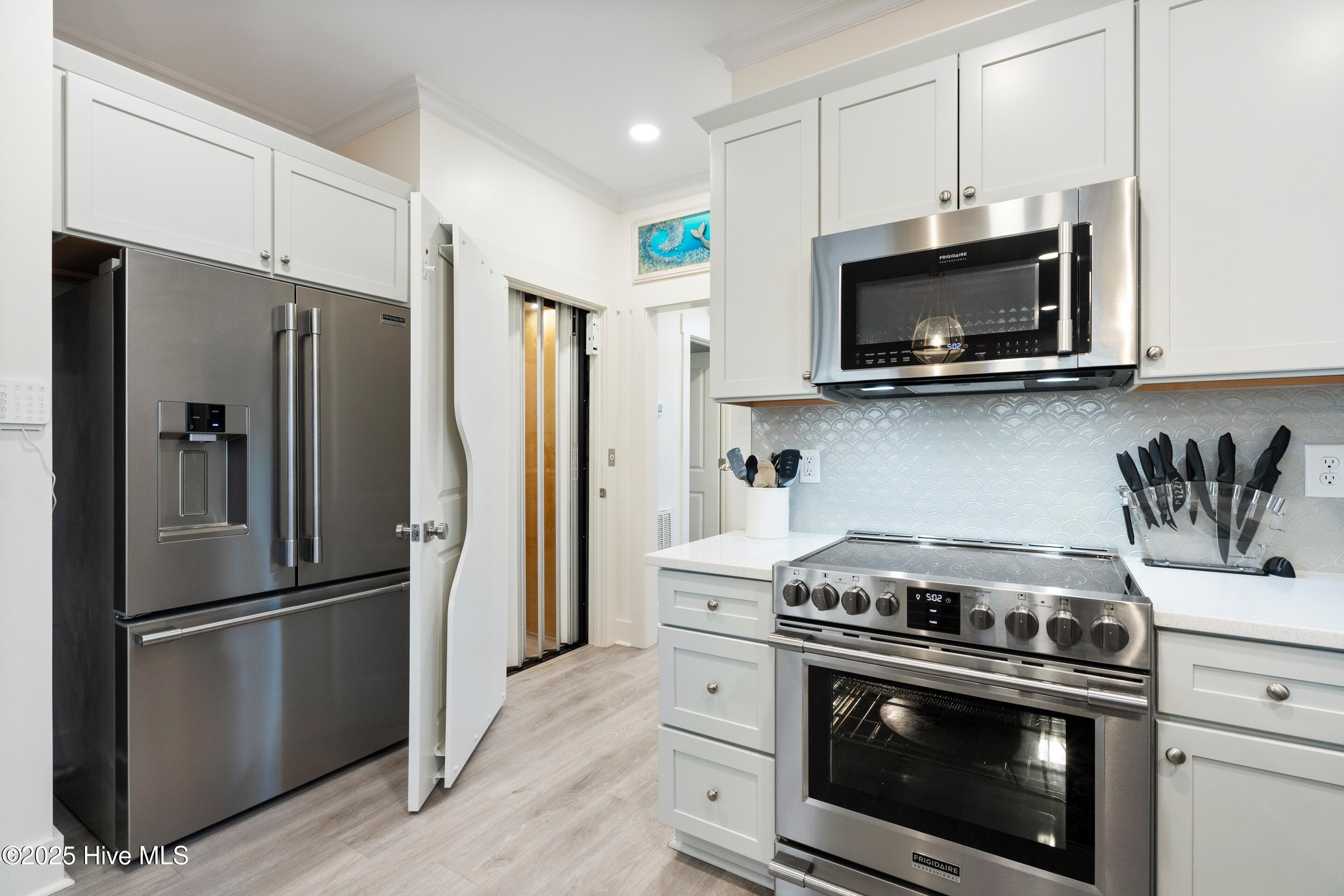 100540590 | Photo 12