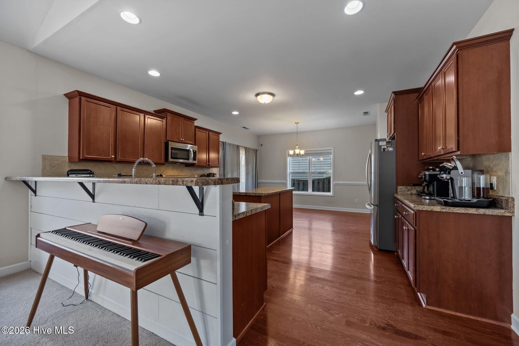 100552889 | Photo 10