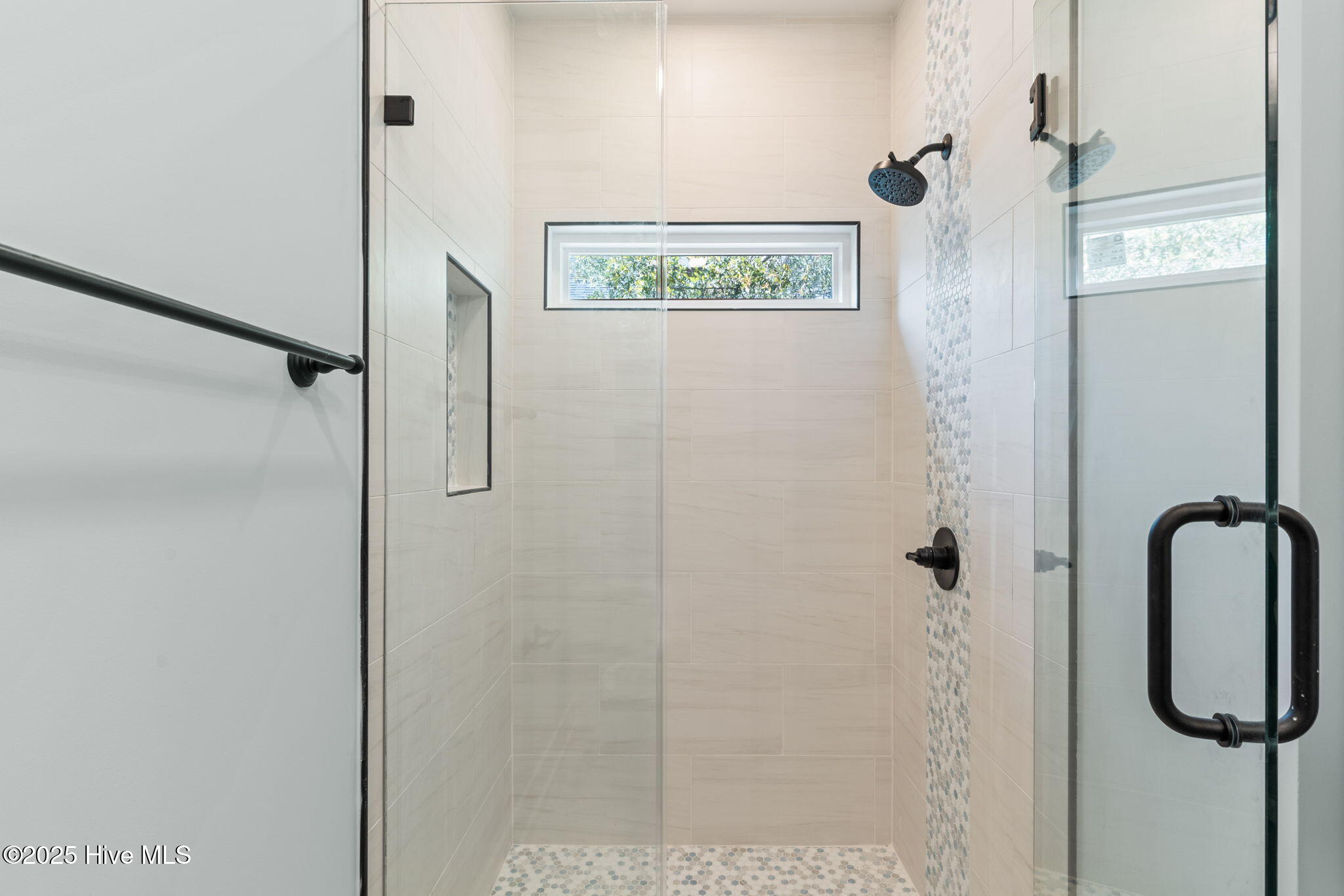 100523673 | Photo 39