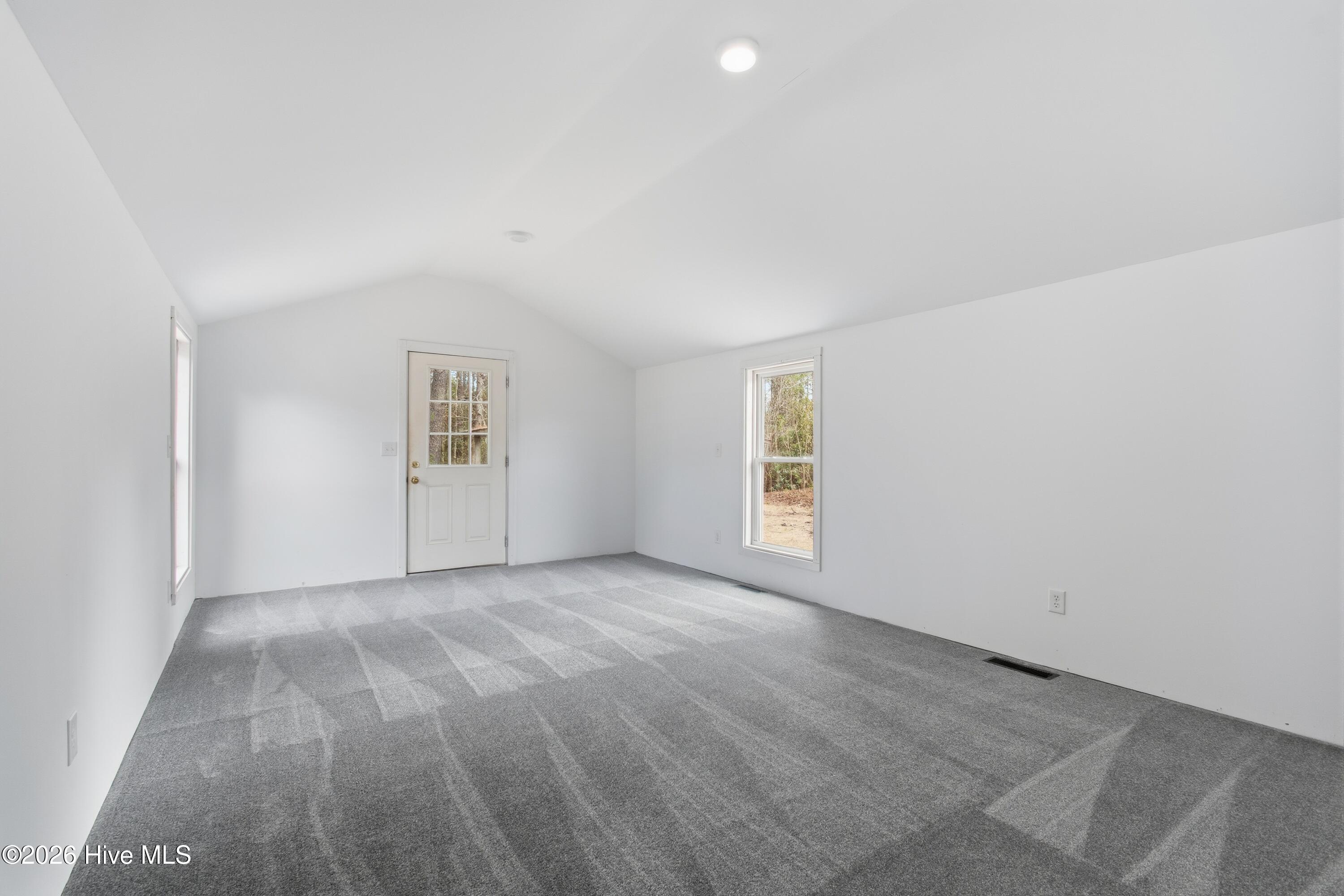 100553842 | Photo 29