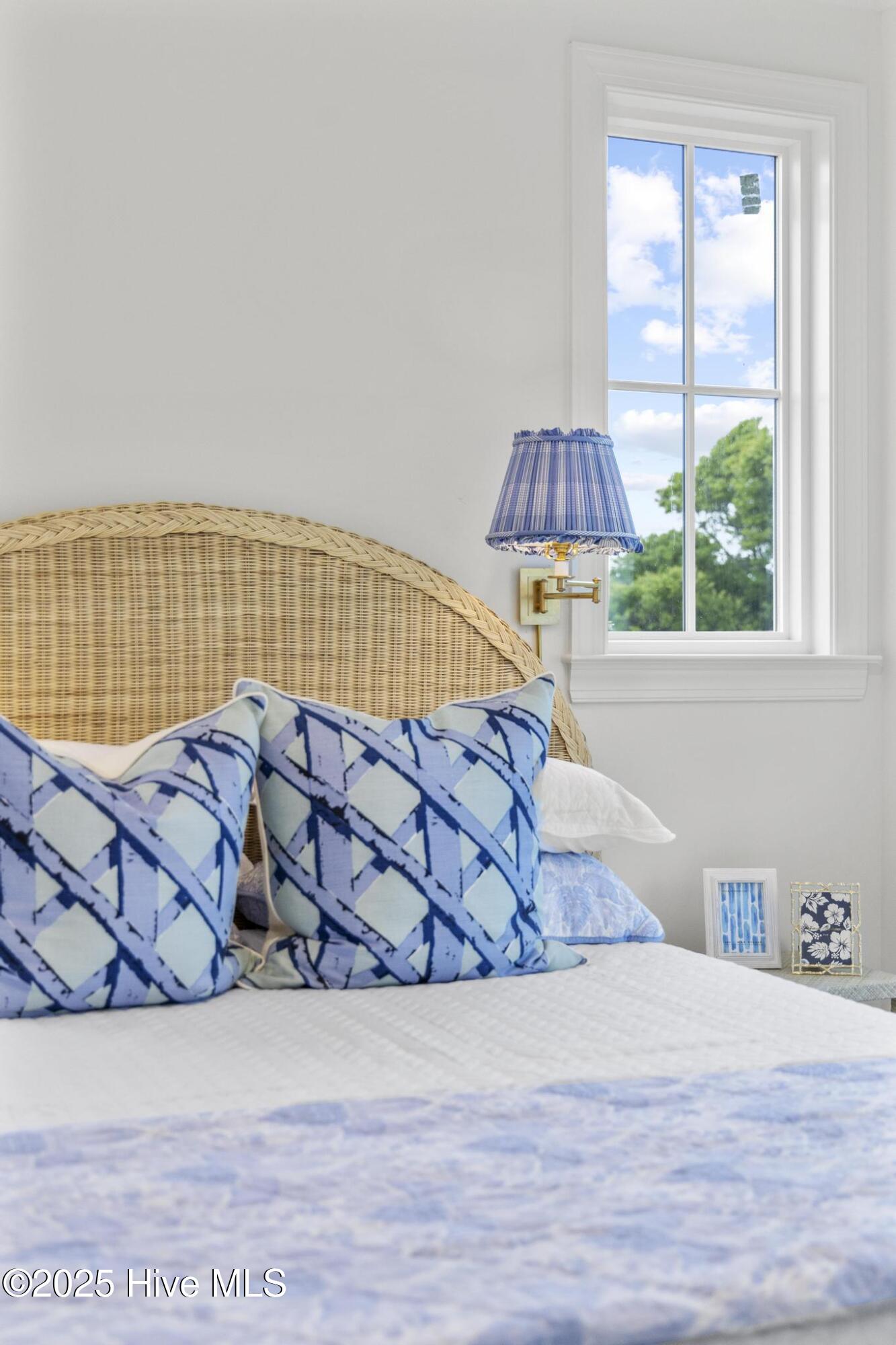 100565849 | Photo 61