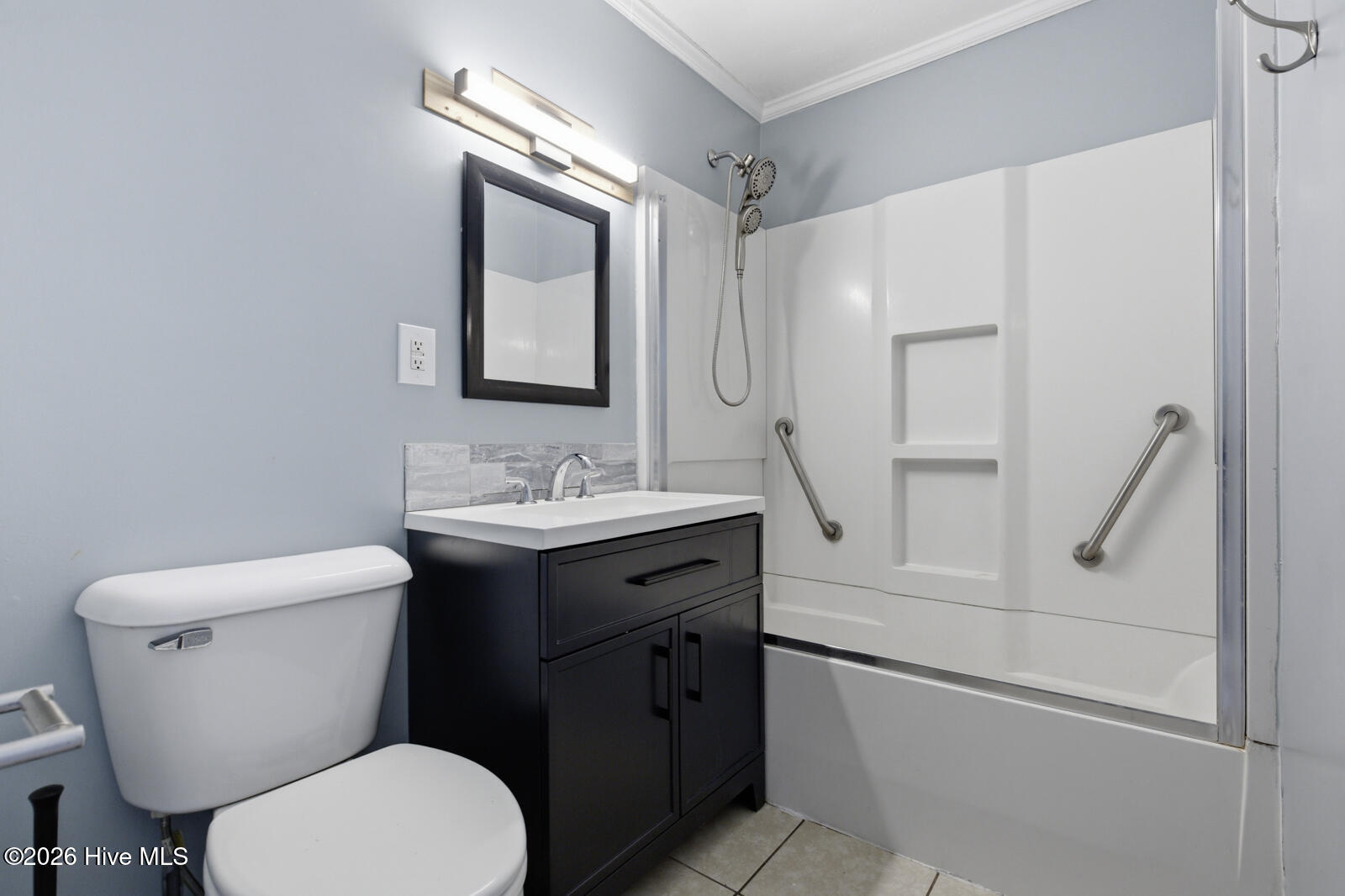 100565966 | Photo 23