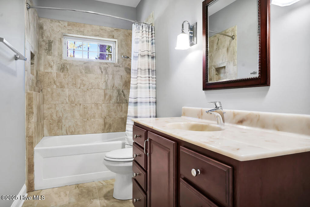 100540084 | Photo 40