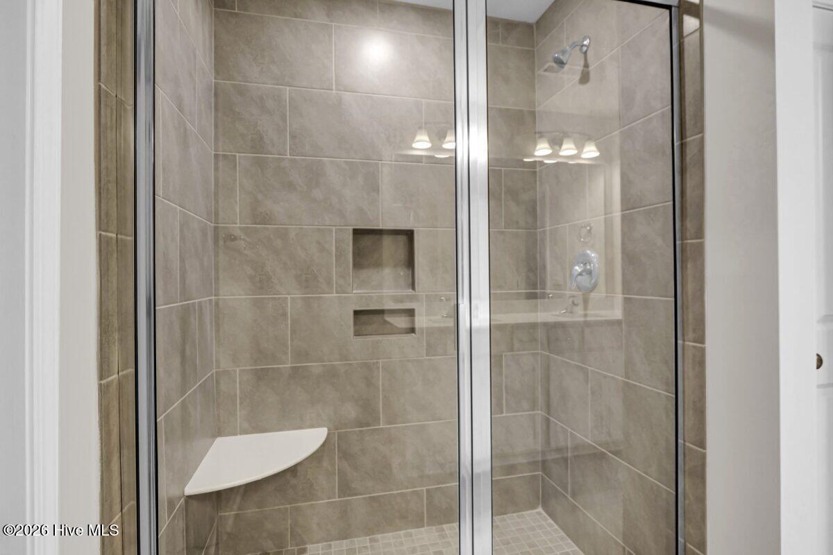 100551772 | Photo 18