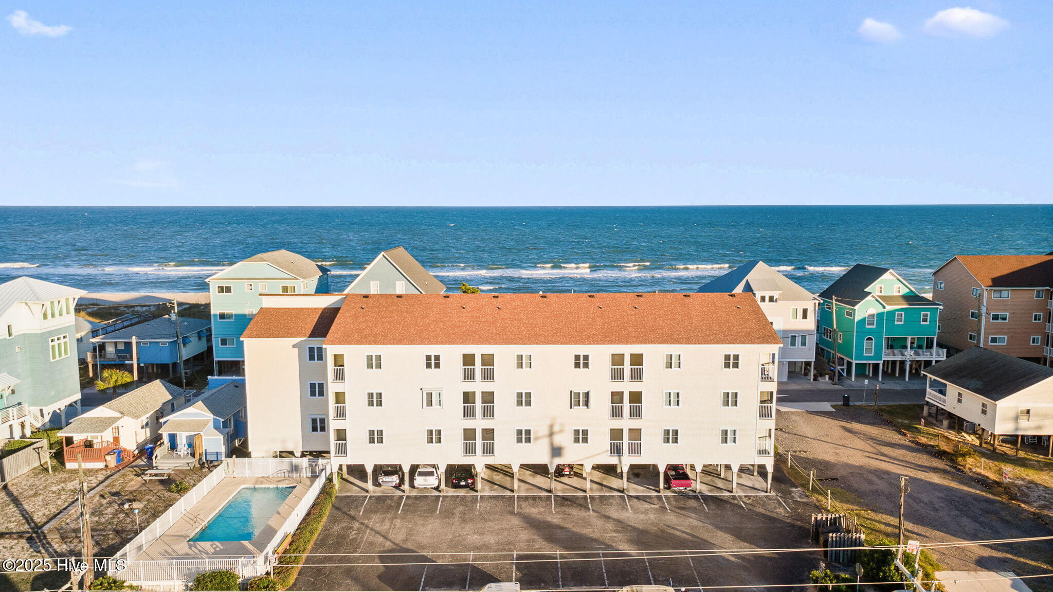 100540099 | Photo 33