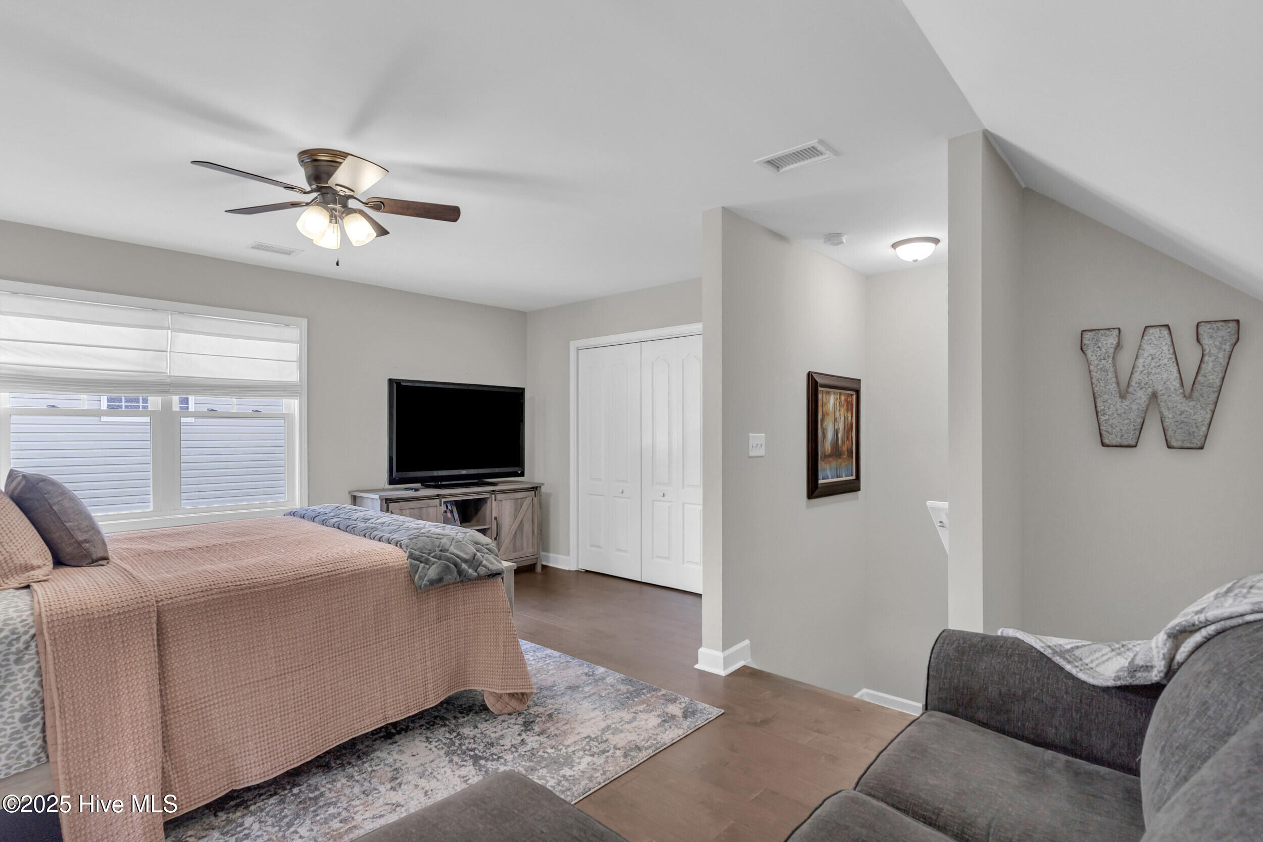 100539795 | Photo 29