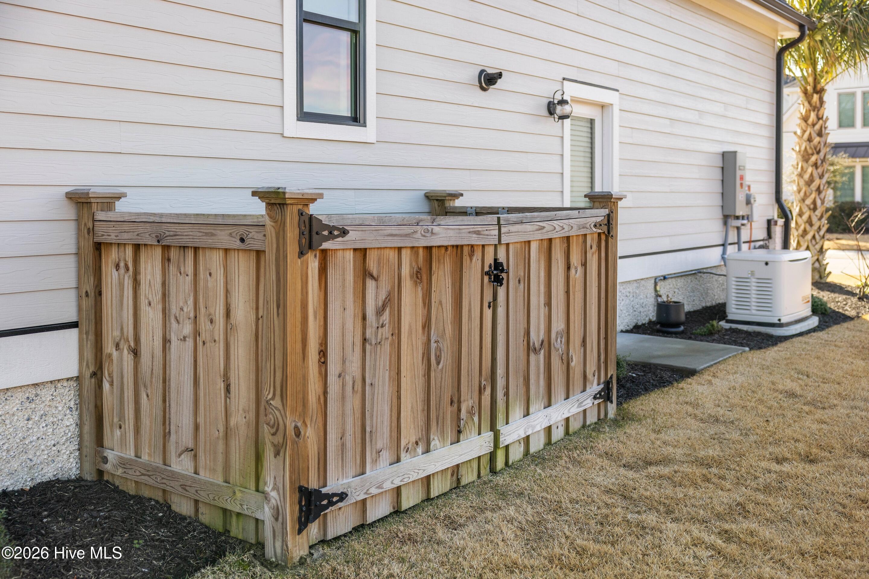 100546830 | Photo 75