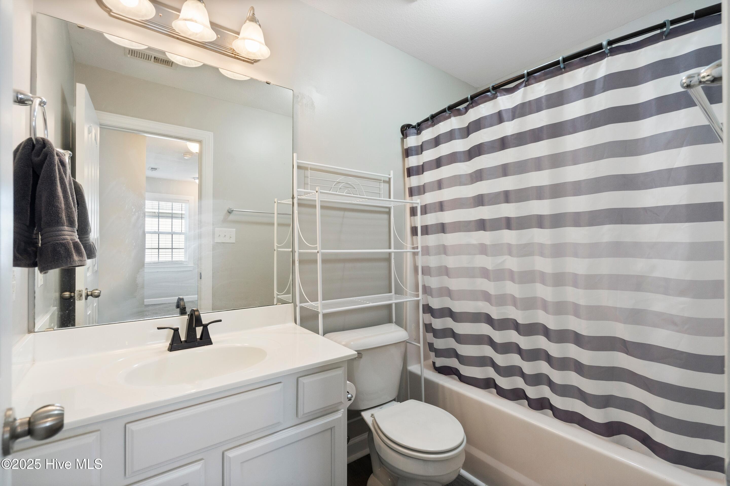 100539987 | Photo 24