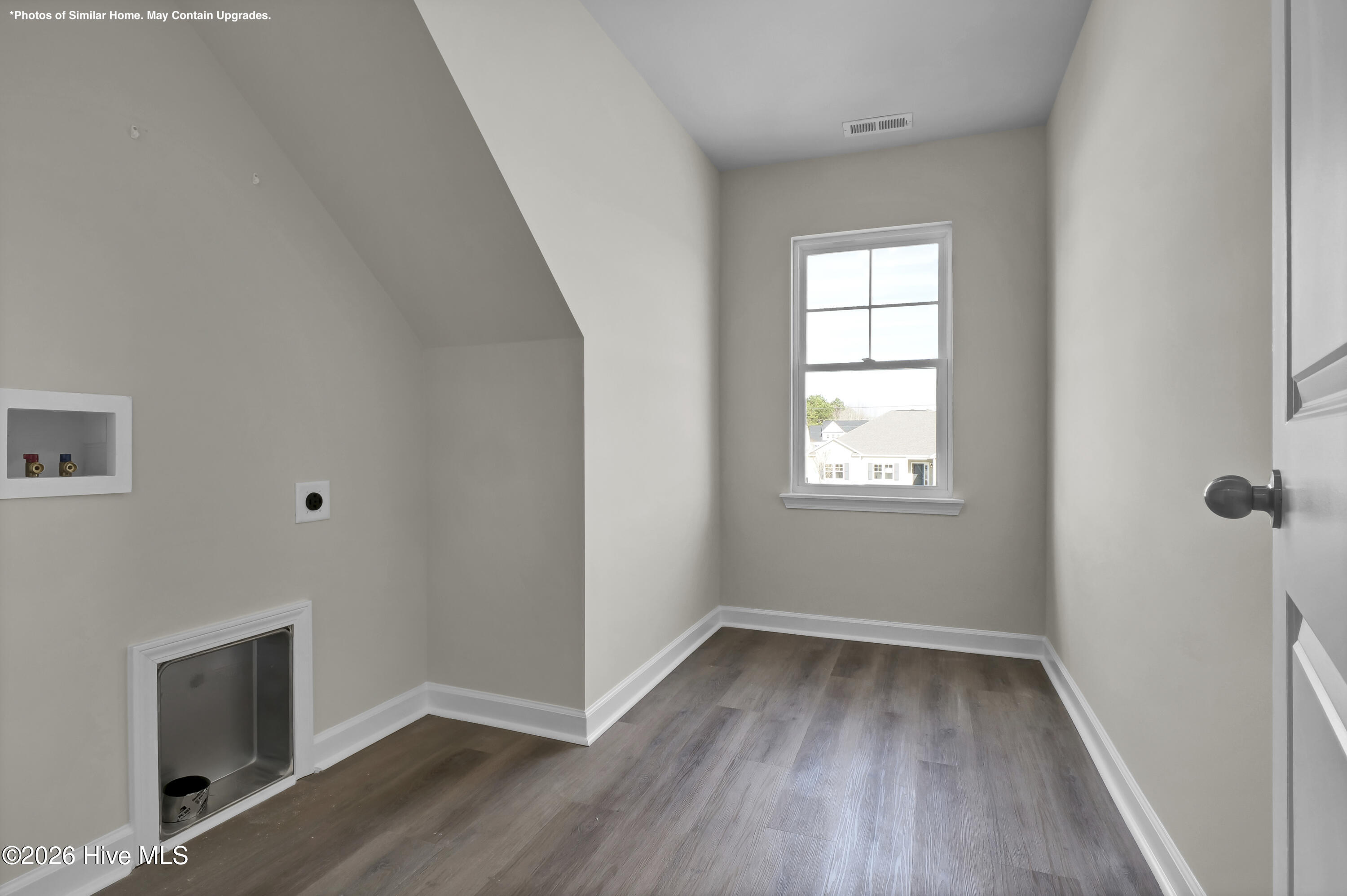 100556366 | Photo 21