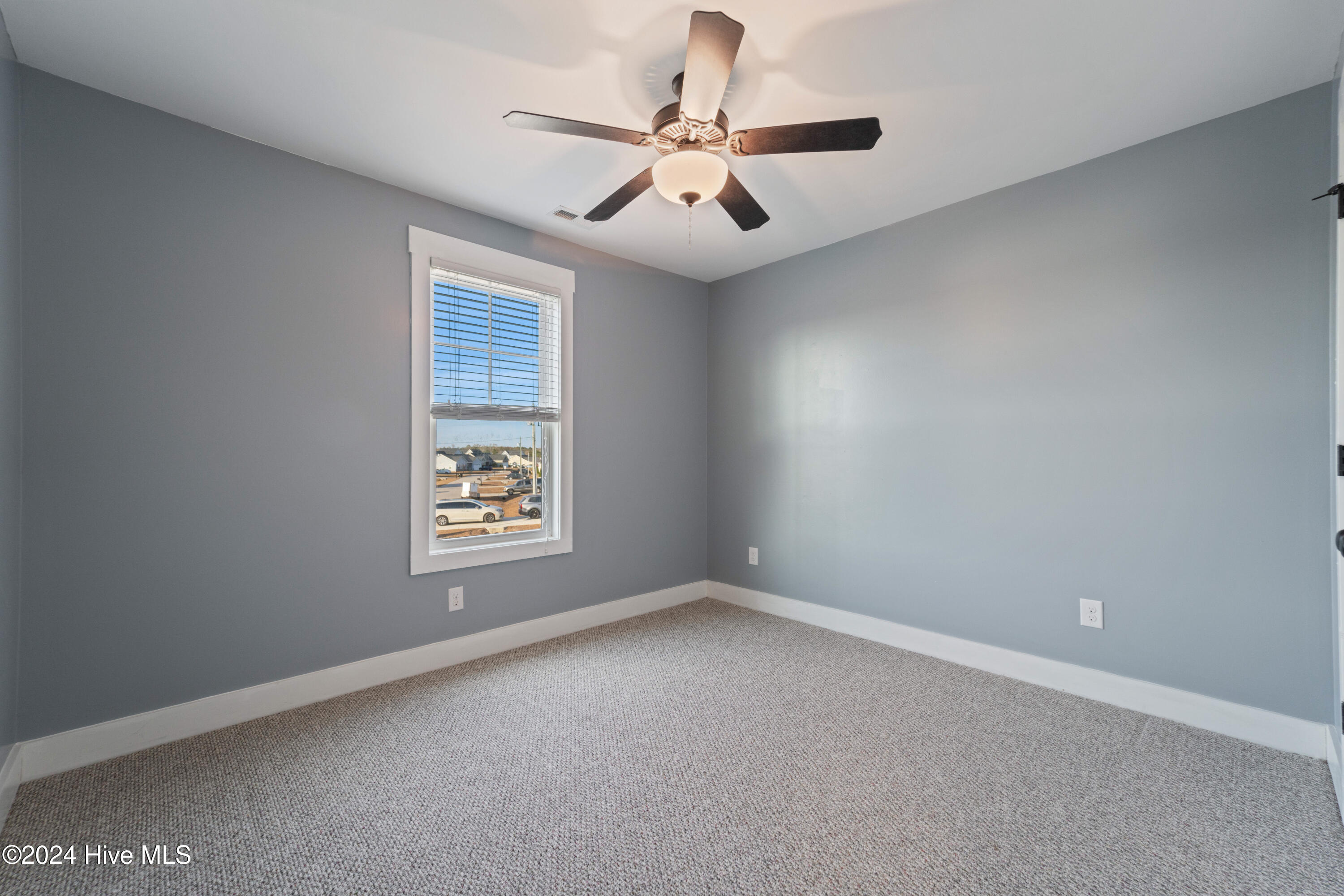 100548081 | Photo 11