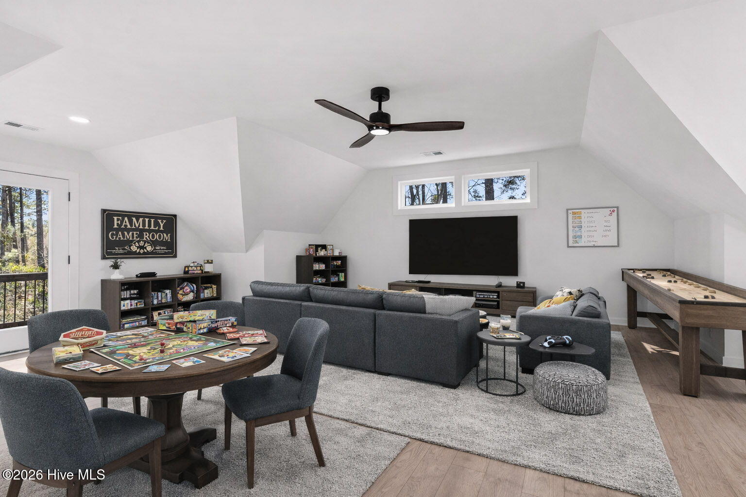 100559220 | Photo 37