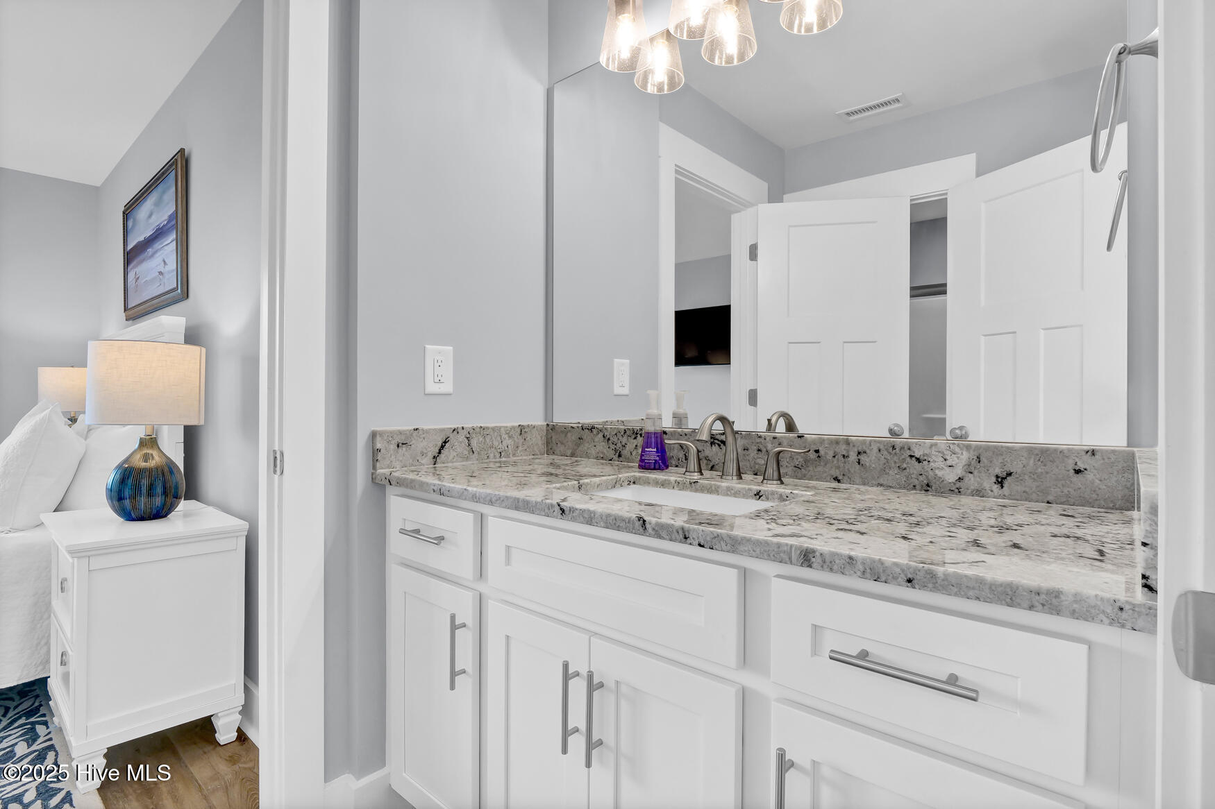 100544154 | Photo 54