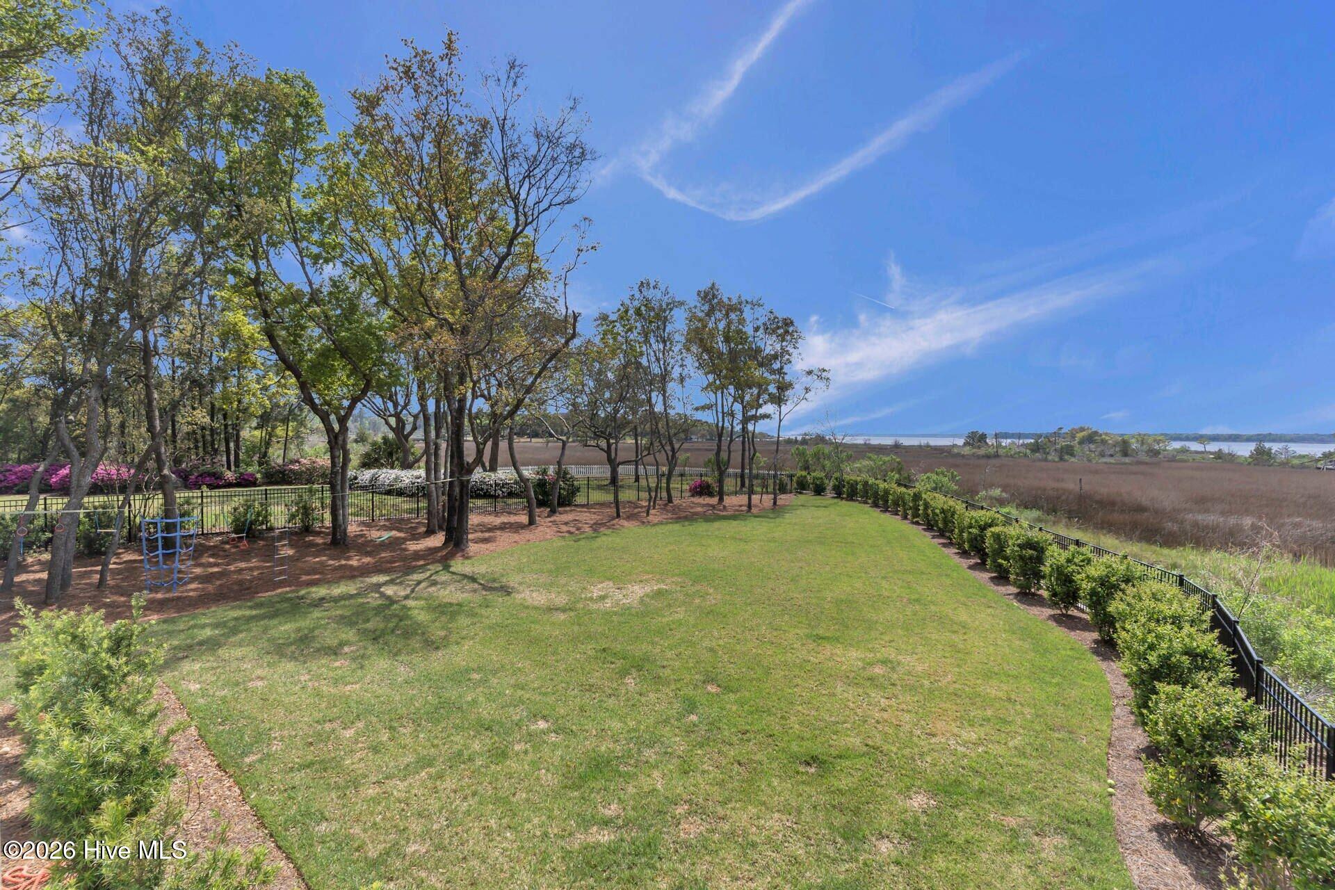 100553549 | Photo 64