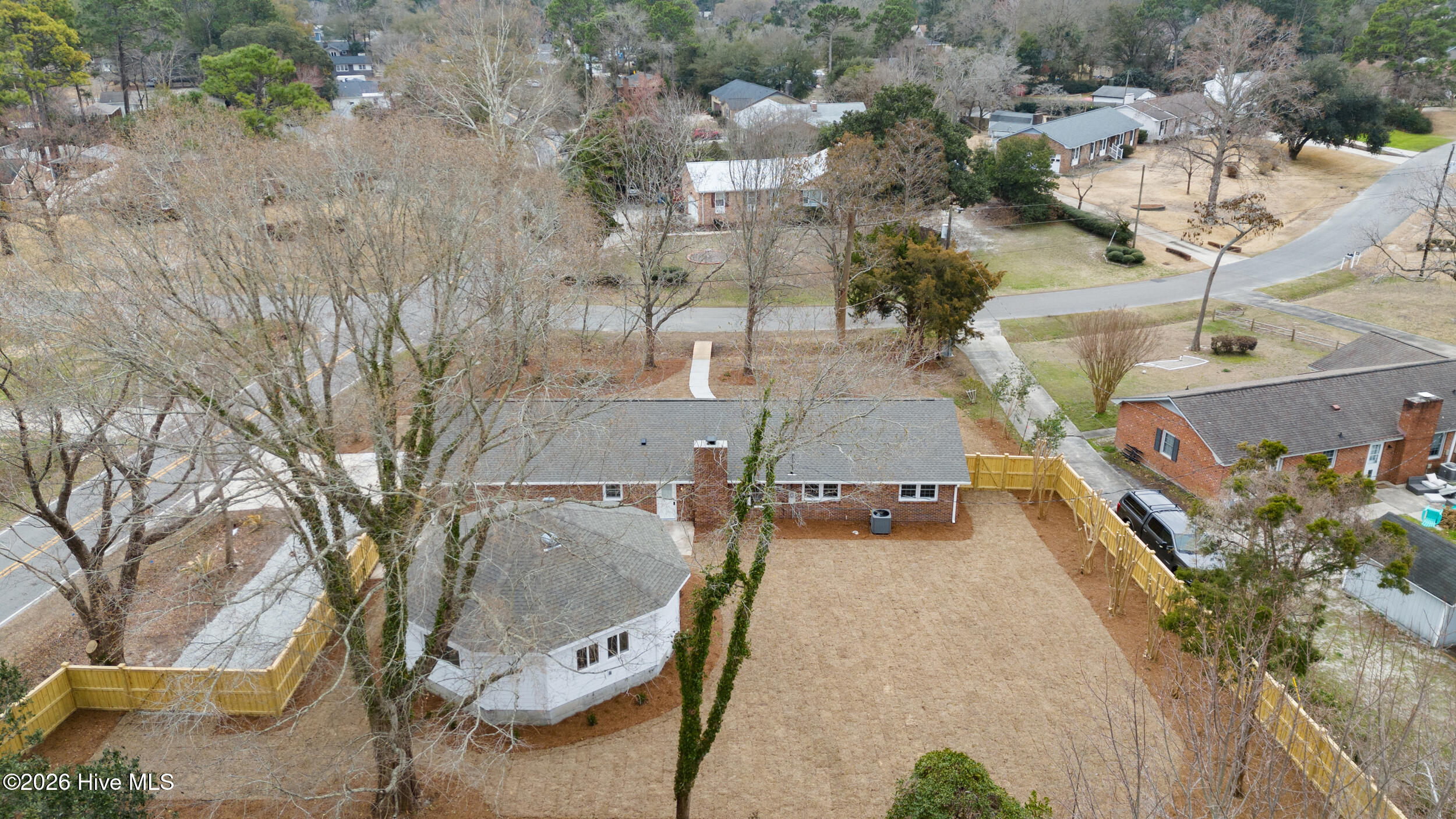 100556943 | Photo 50