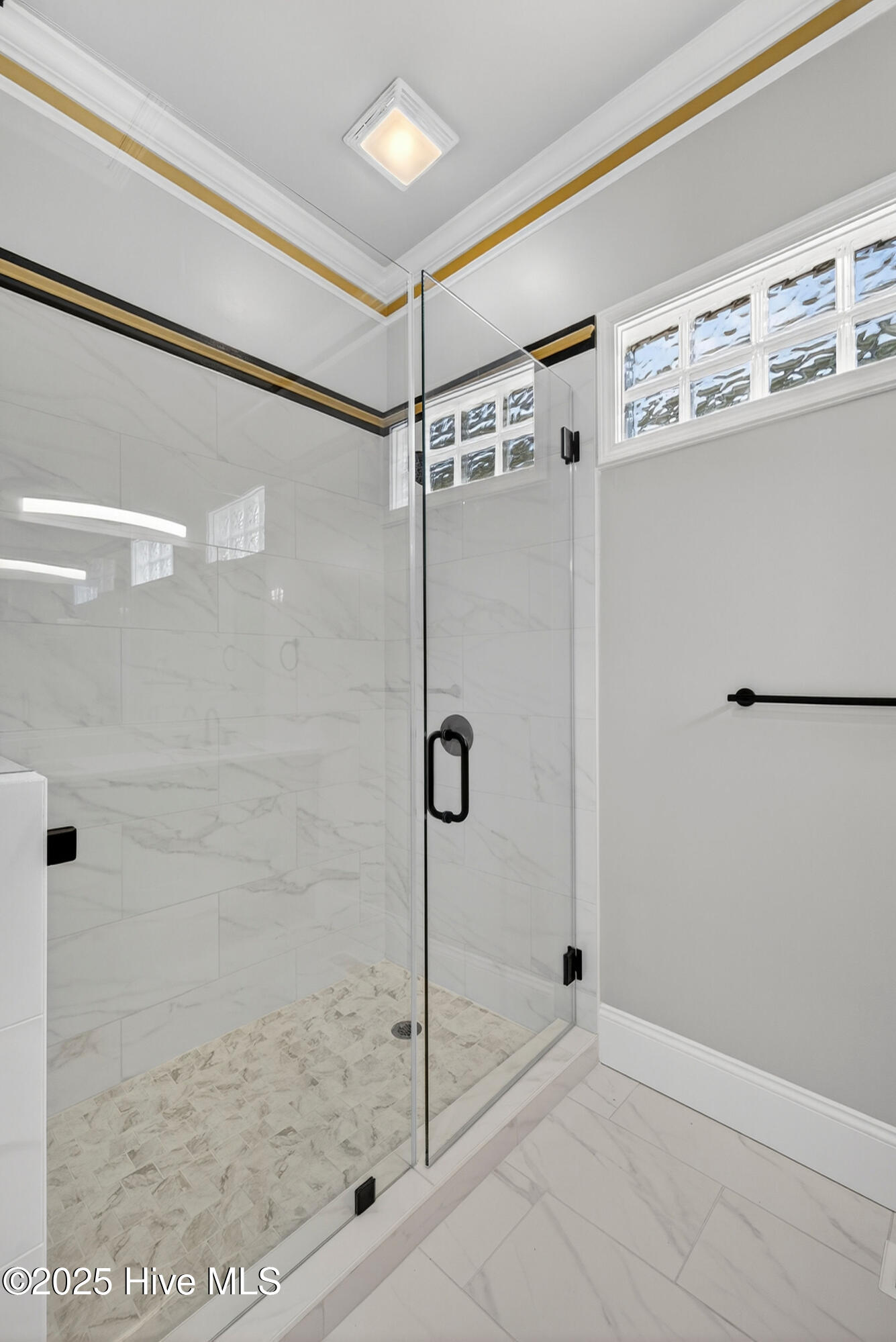 100537754 | Photo 20