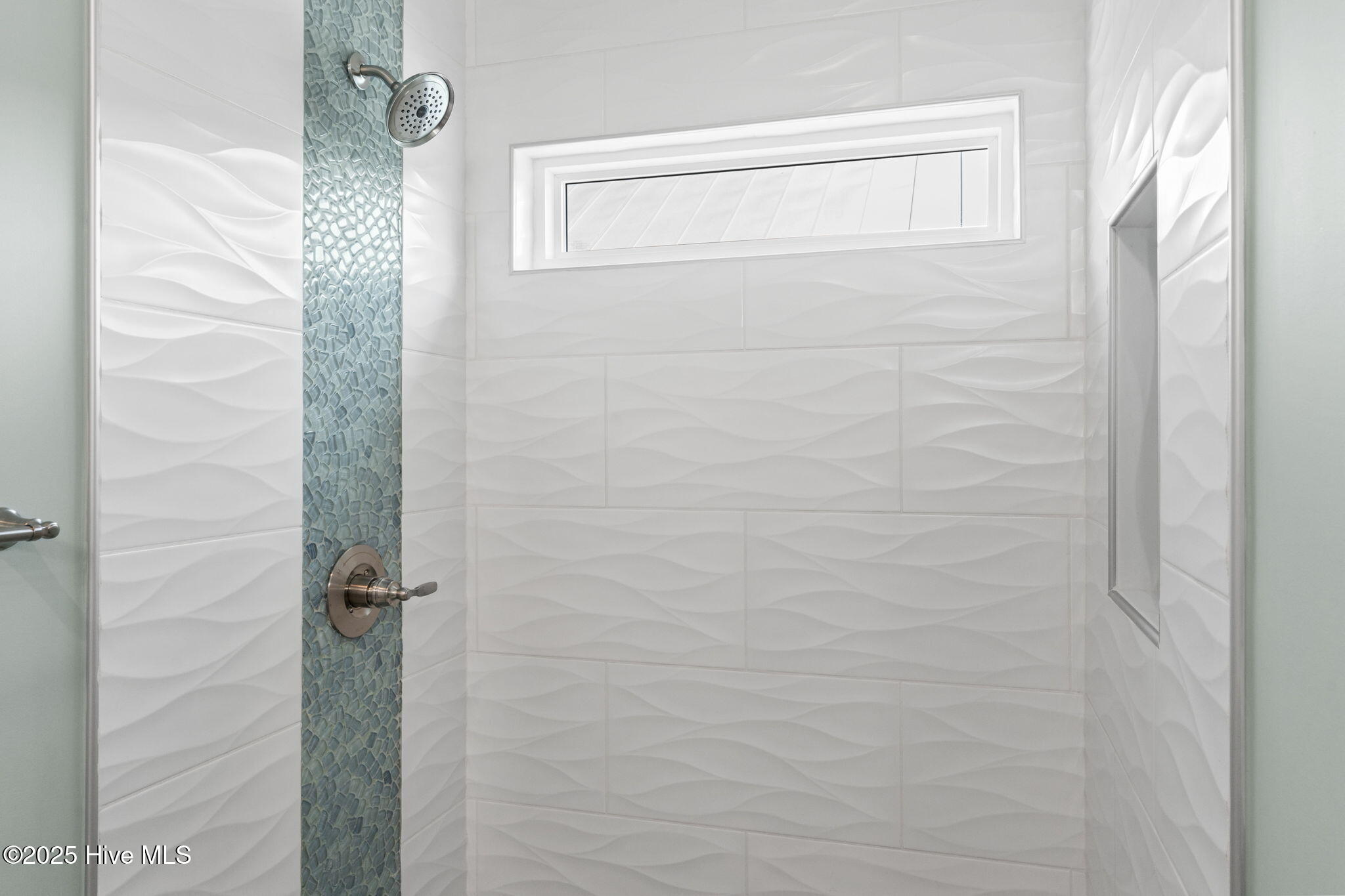 100524435 | Photo 28