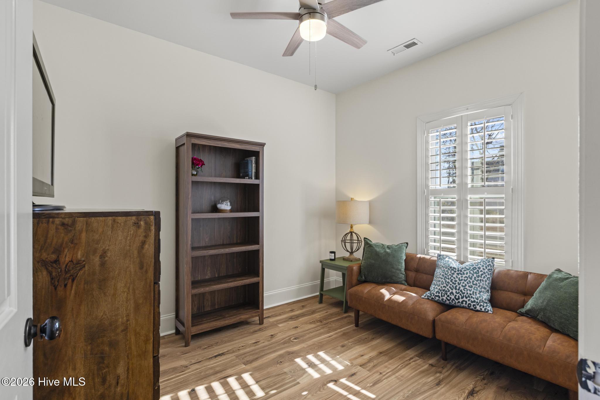 100555770 | Photo 28