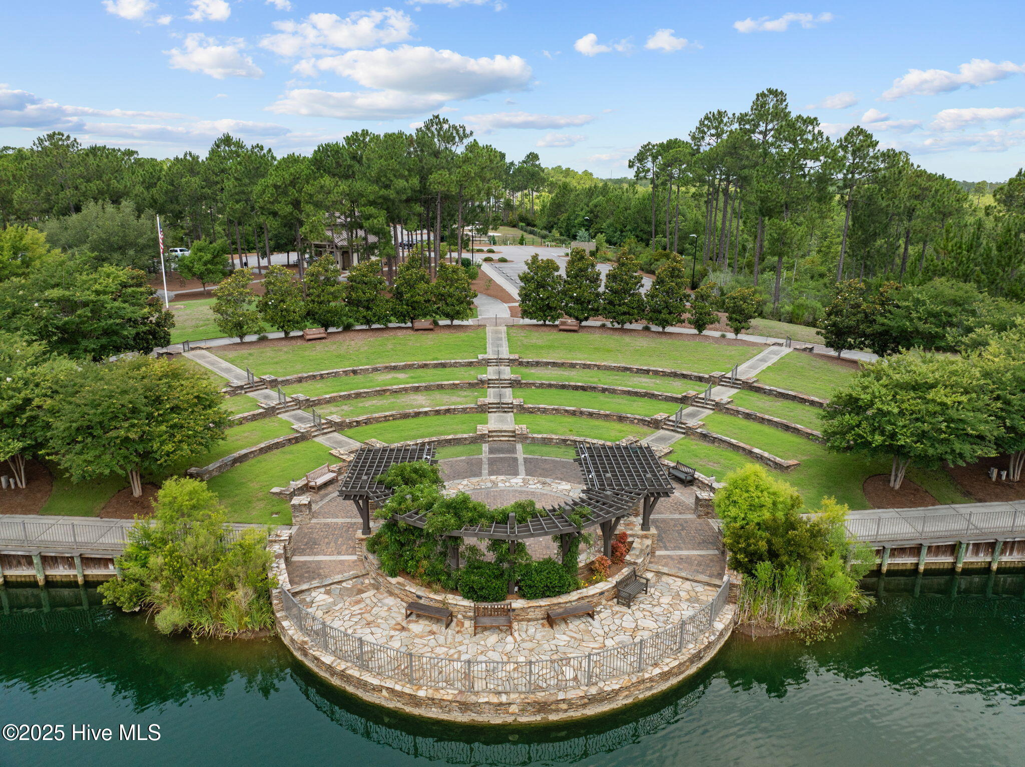 100517817 | Photo 26