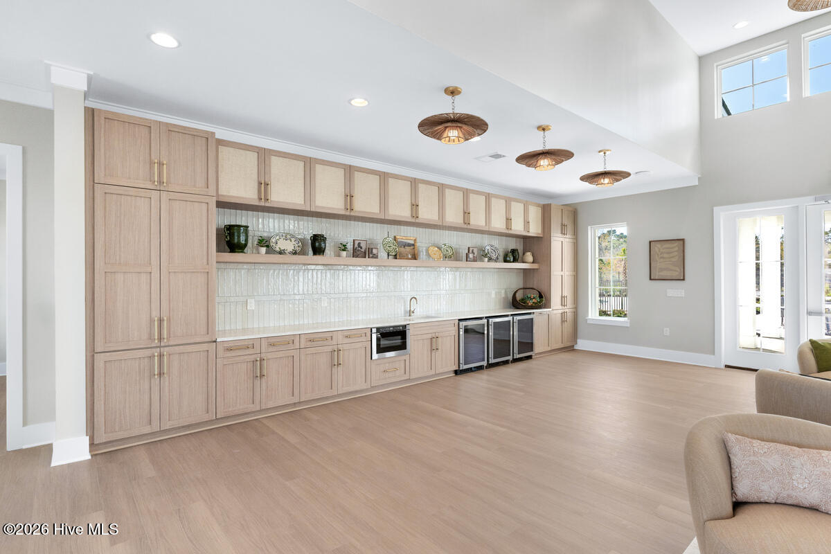 100545667 | Photo 21