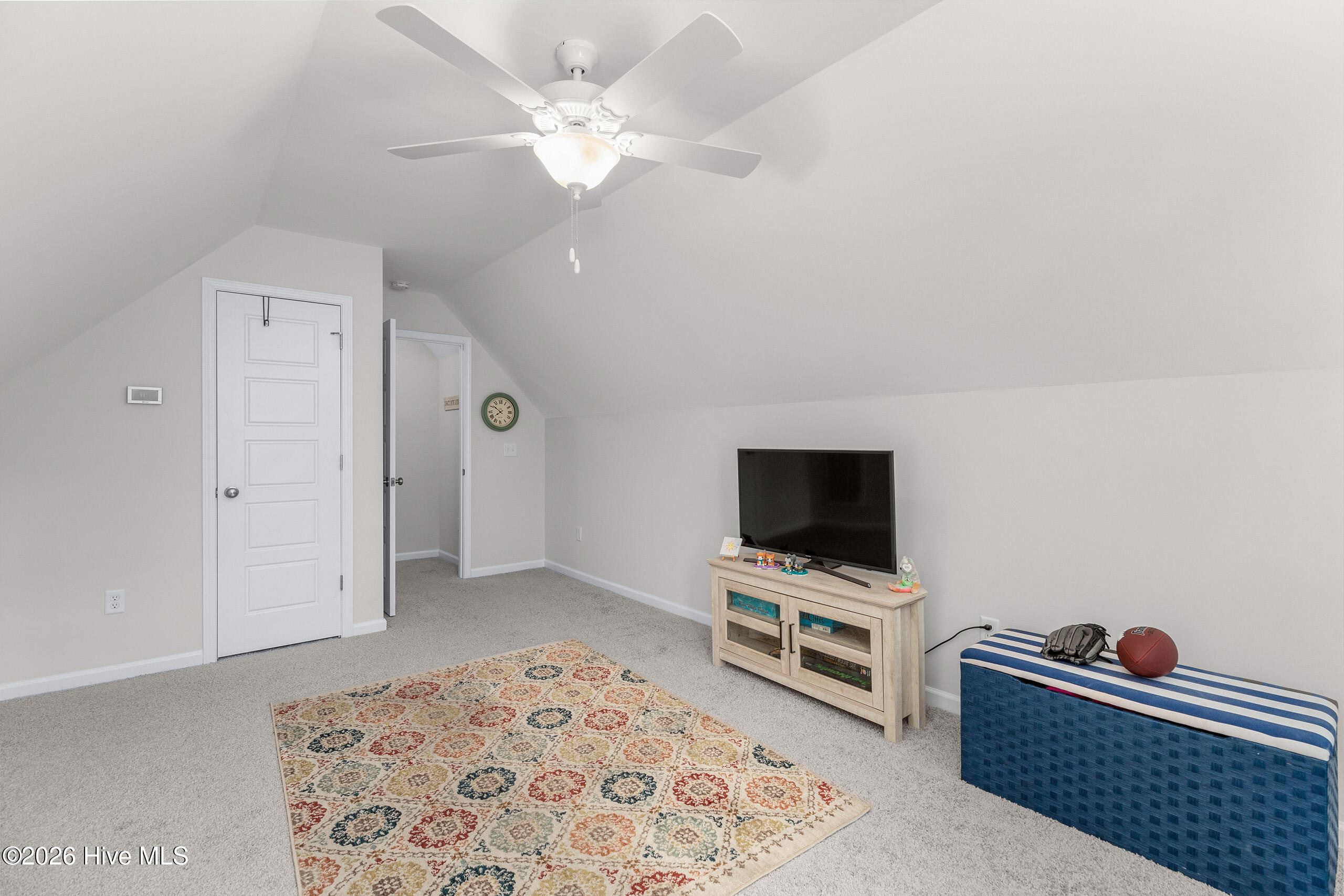 100557607 | Photo 30