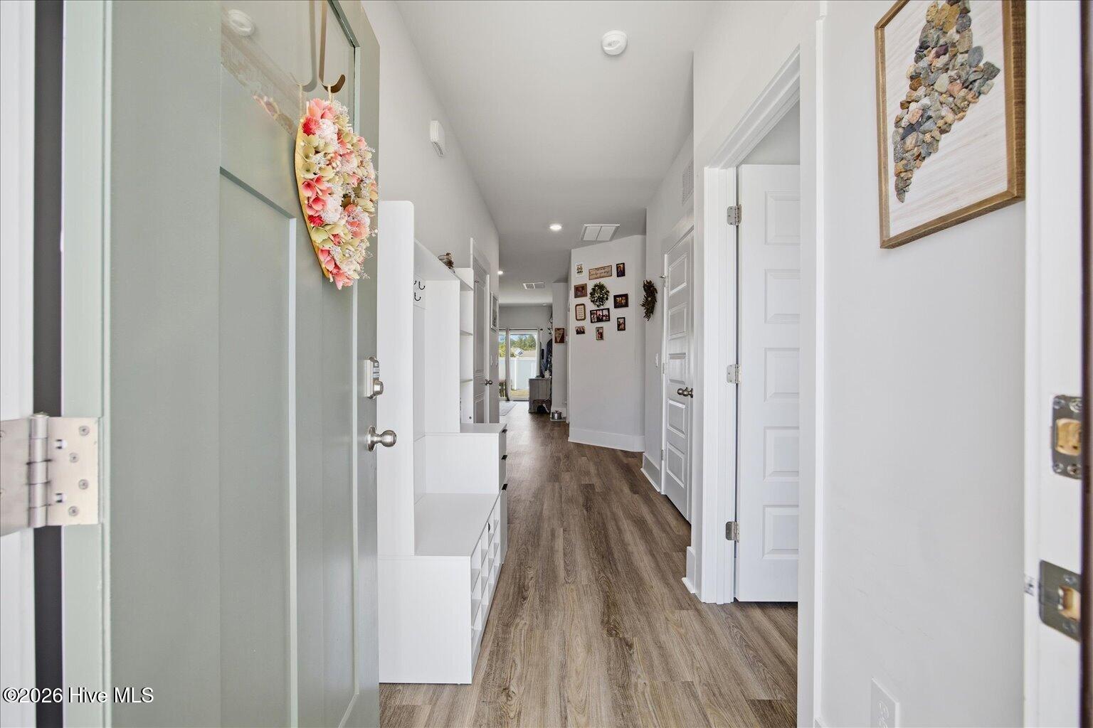 100568001 | Photo 10