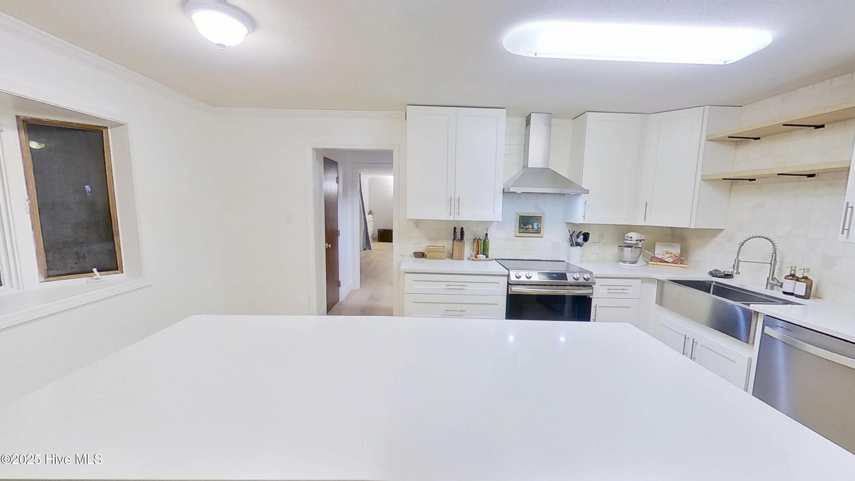 100544095 | Photo 14