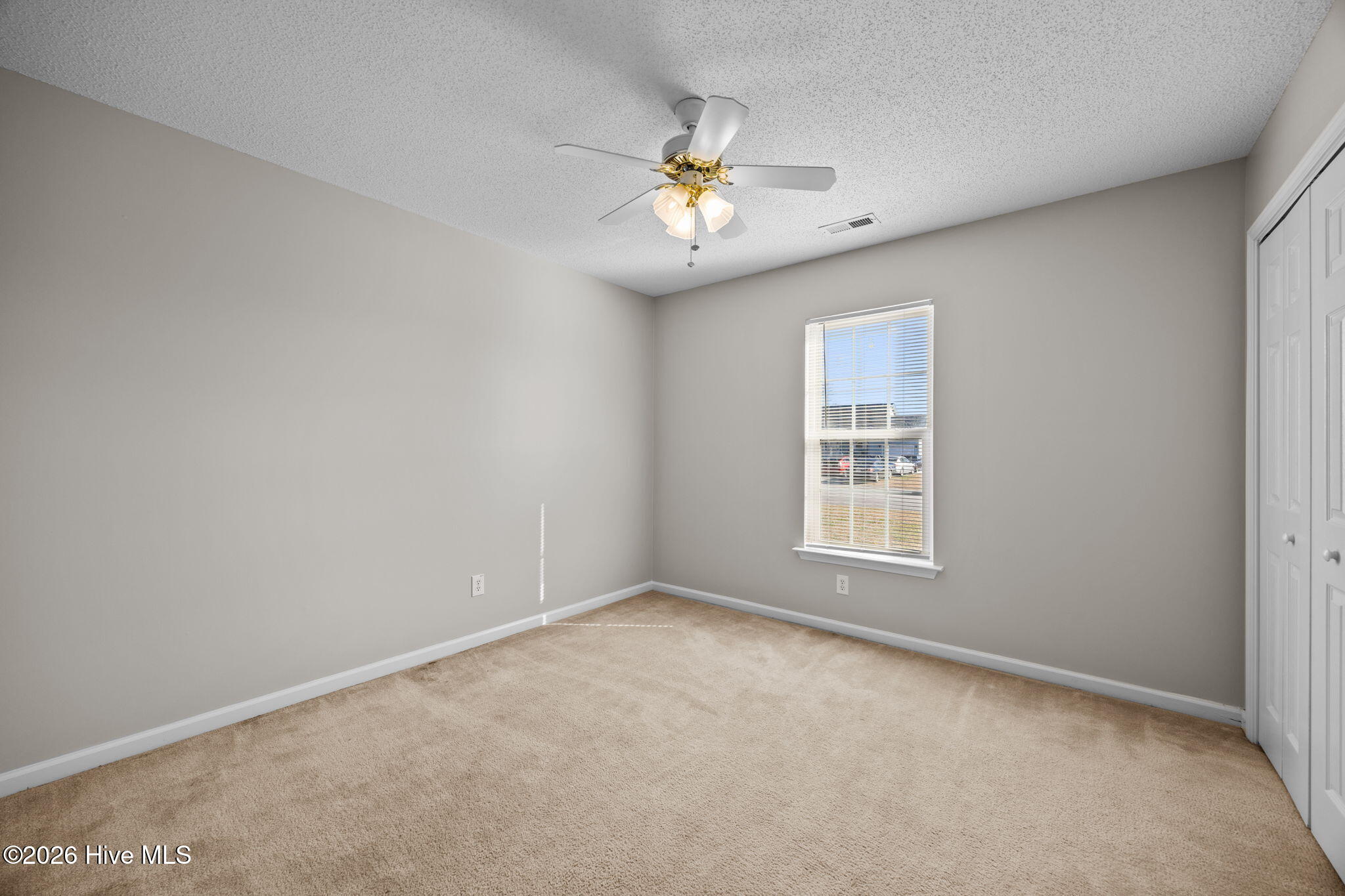 100550367 | Photo 22