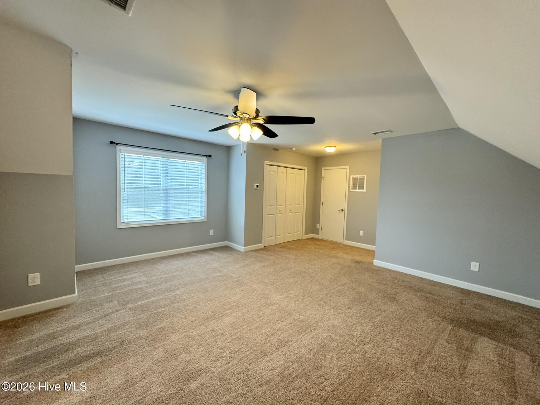 100552573 | Photo 21