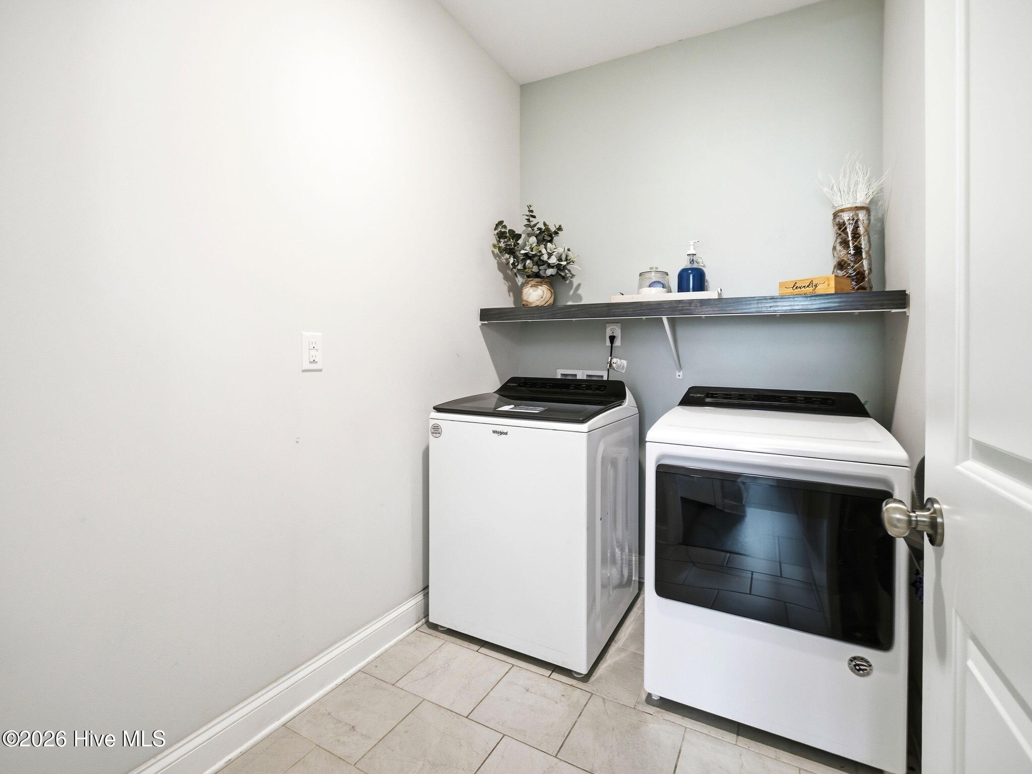 100569792 | Photo 31