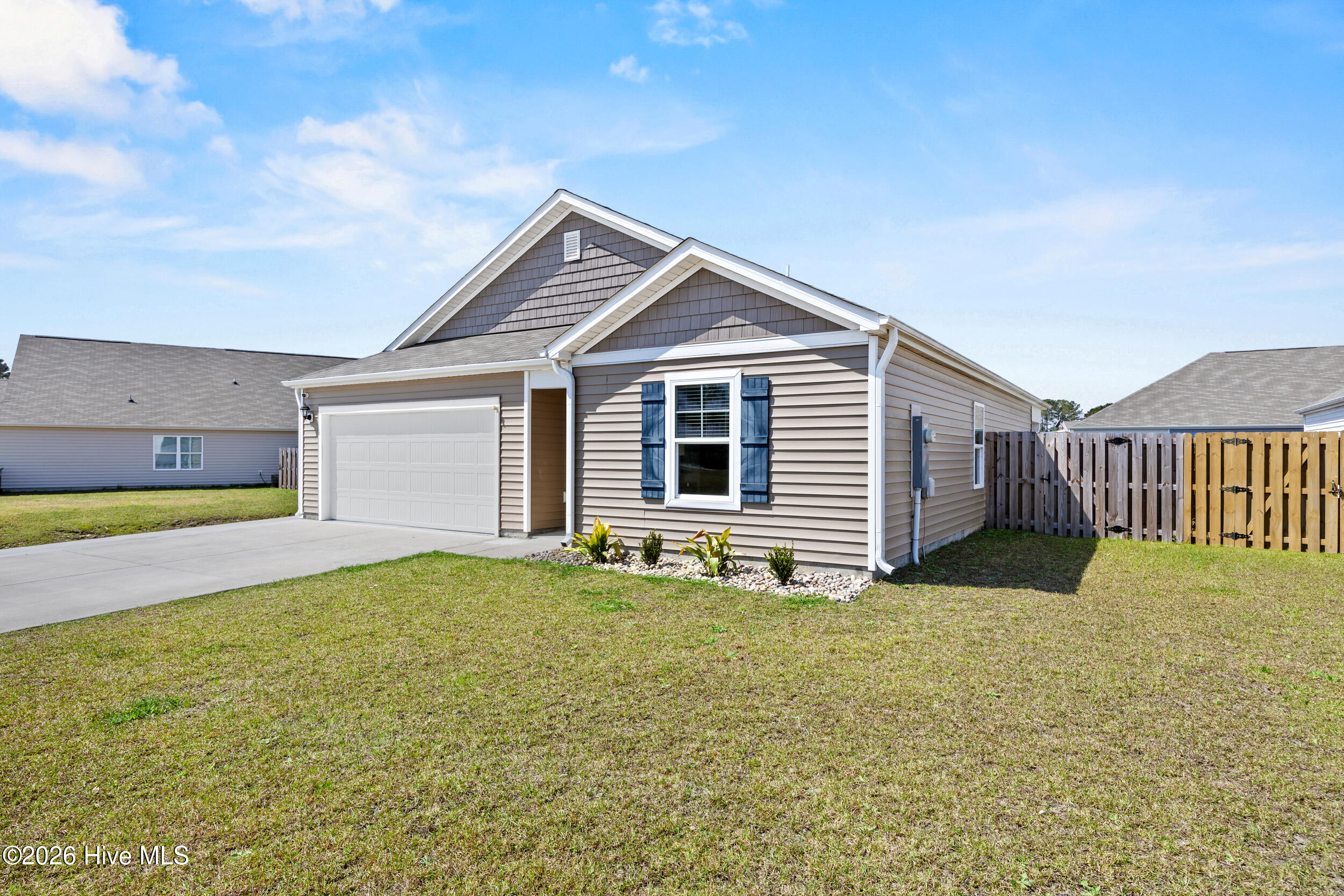 100562687 | Photo 12