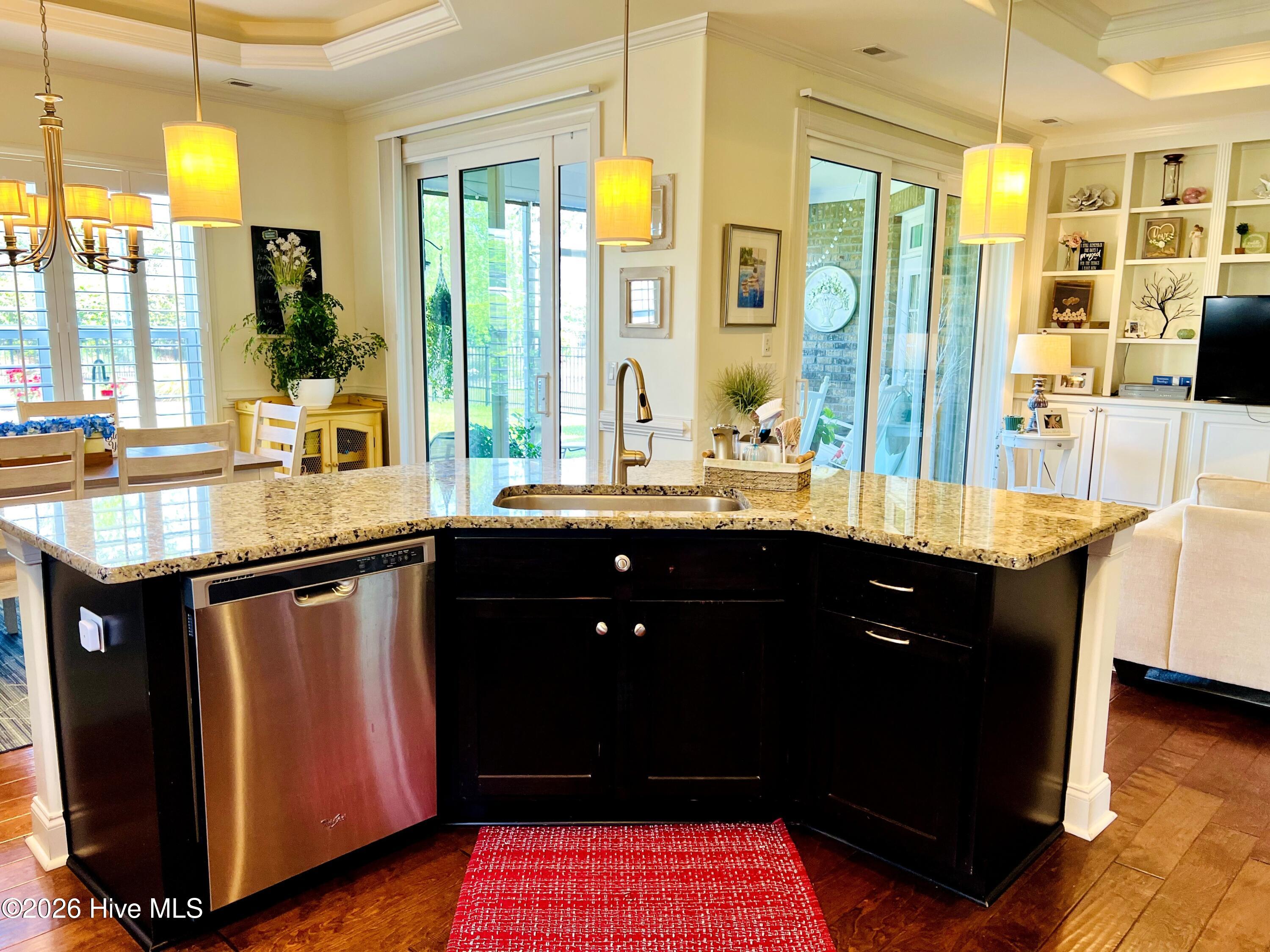 100562211 | Photo 13