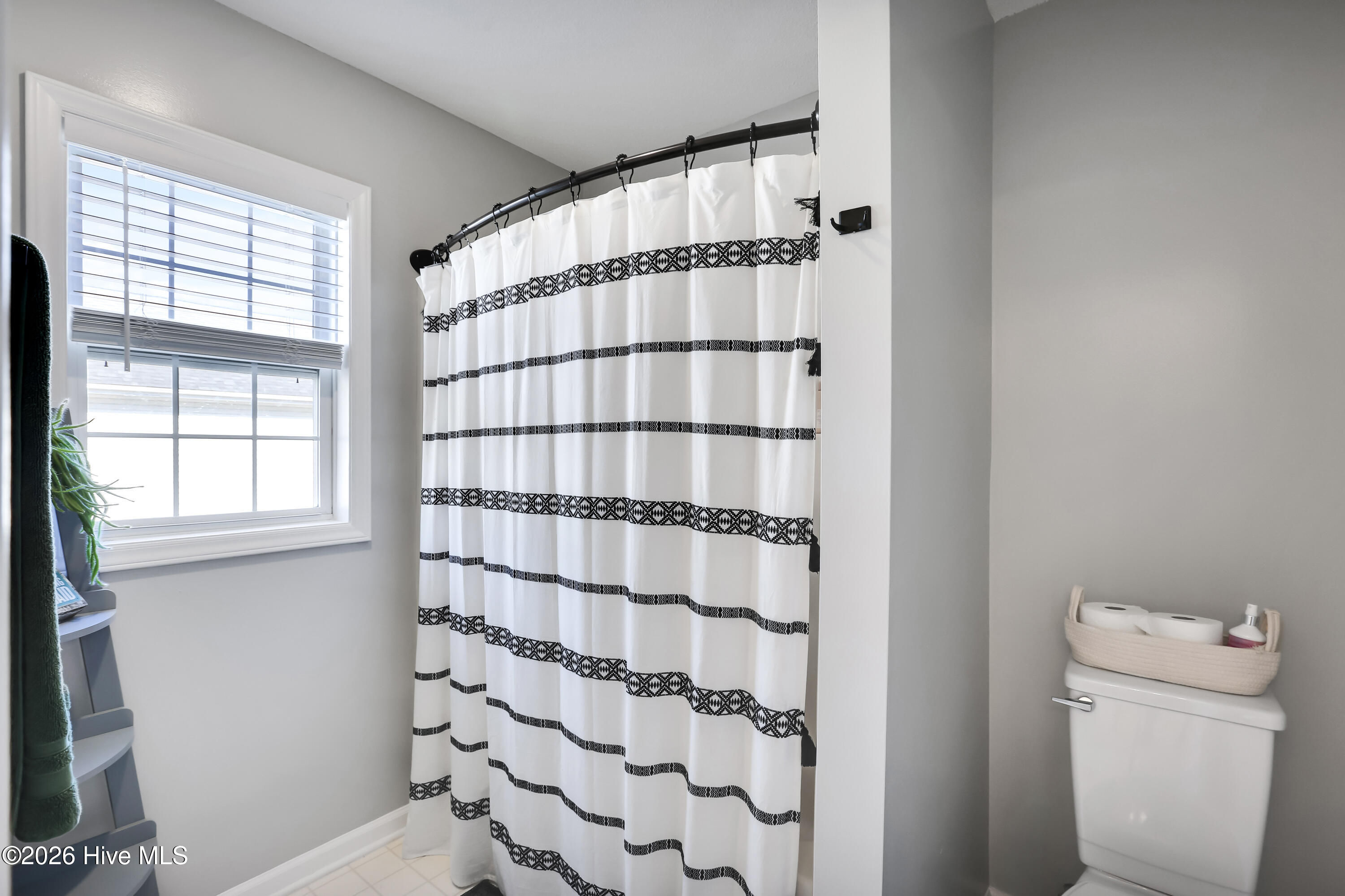 100552393 | Photo 23