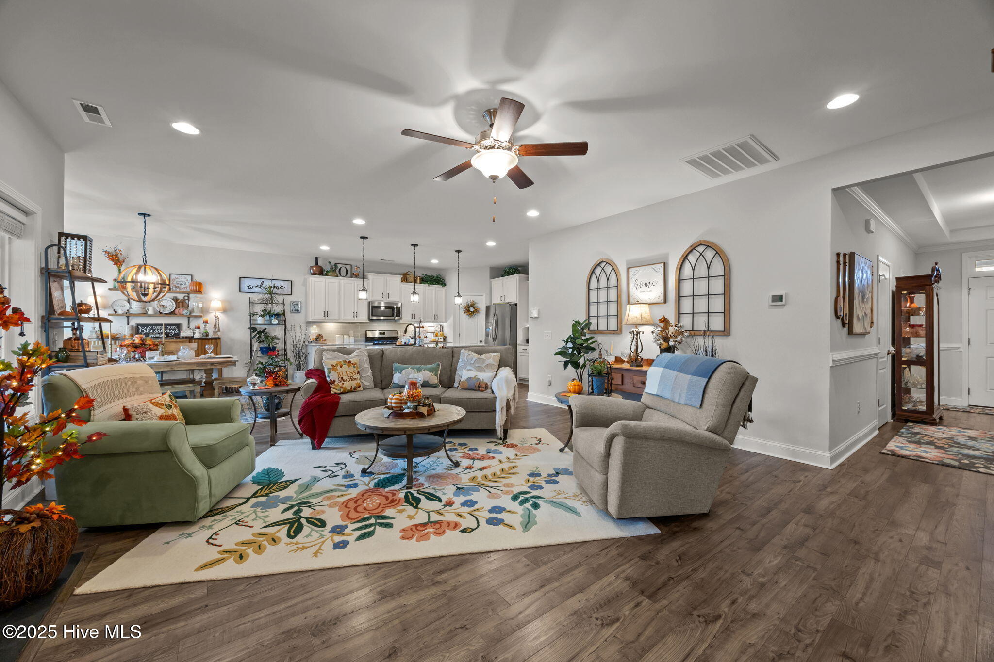 100544271 | Photo 25